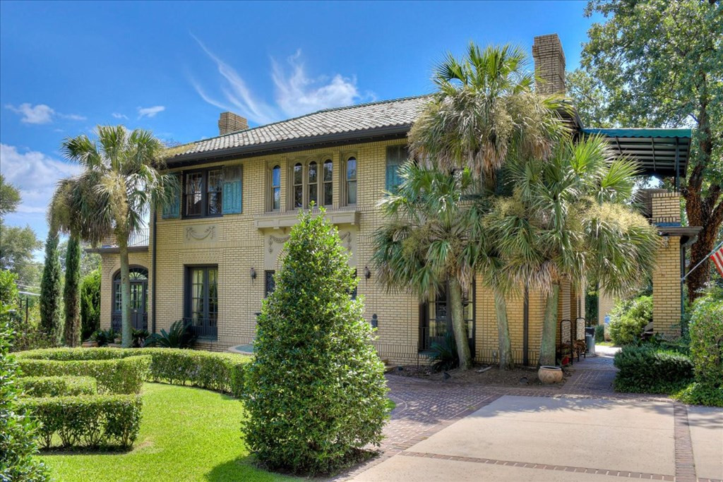 Elegant Restored 1924 Italian Renaissance Home