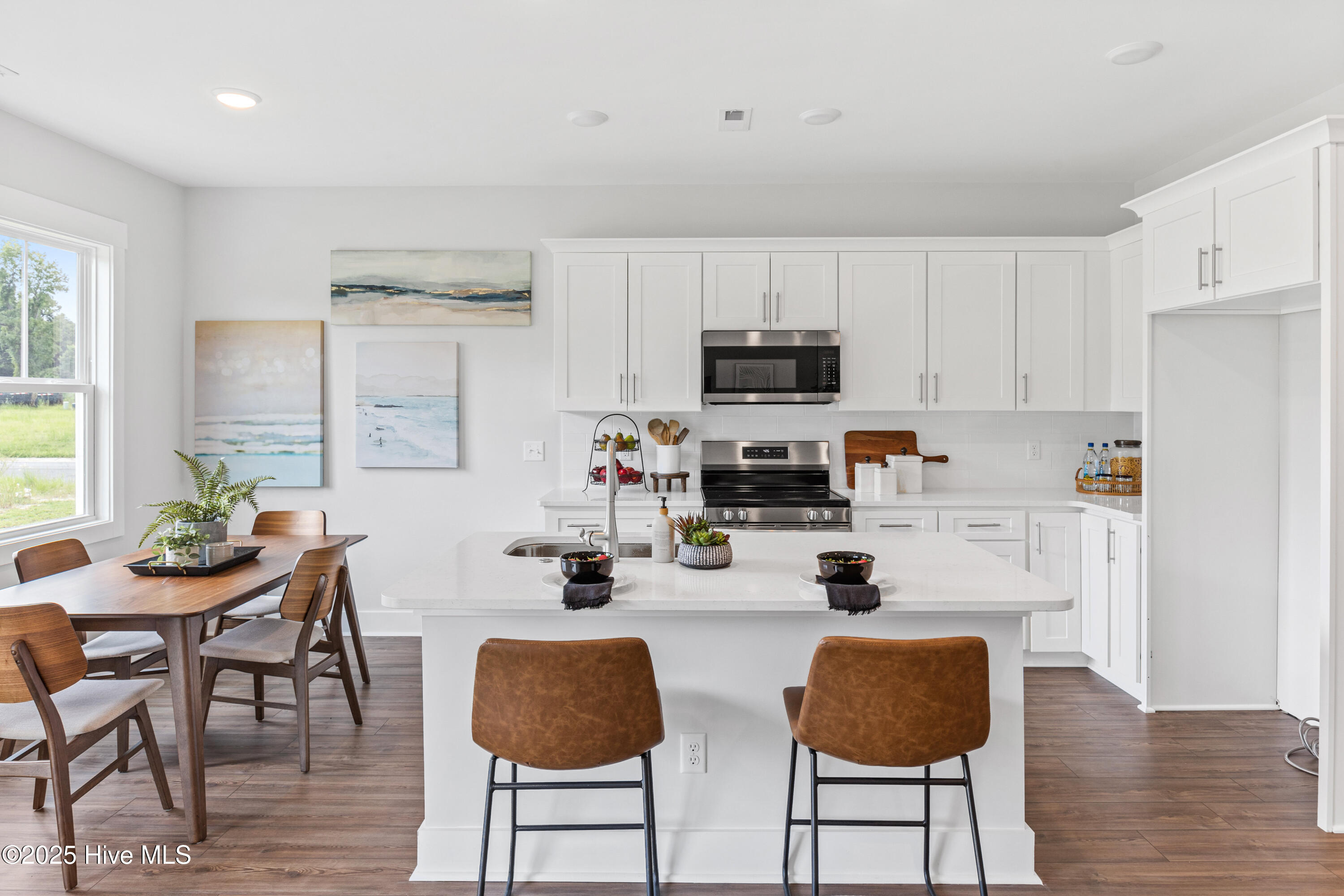 100526530 | Photo 11