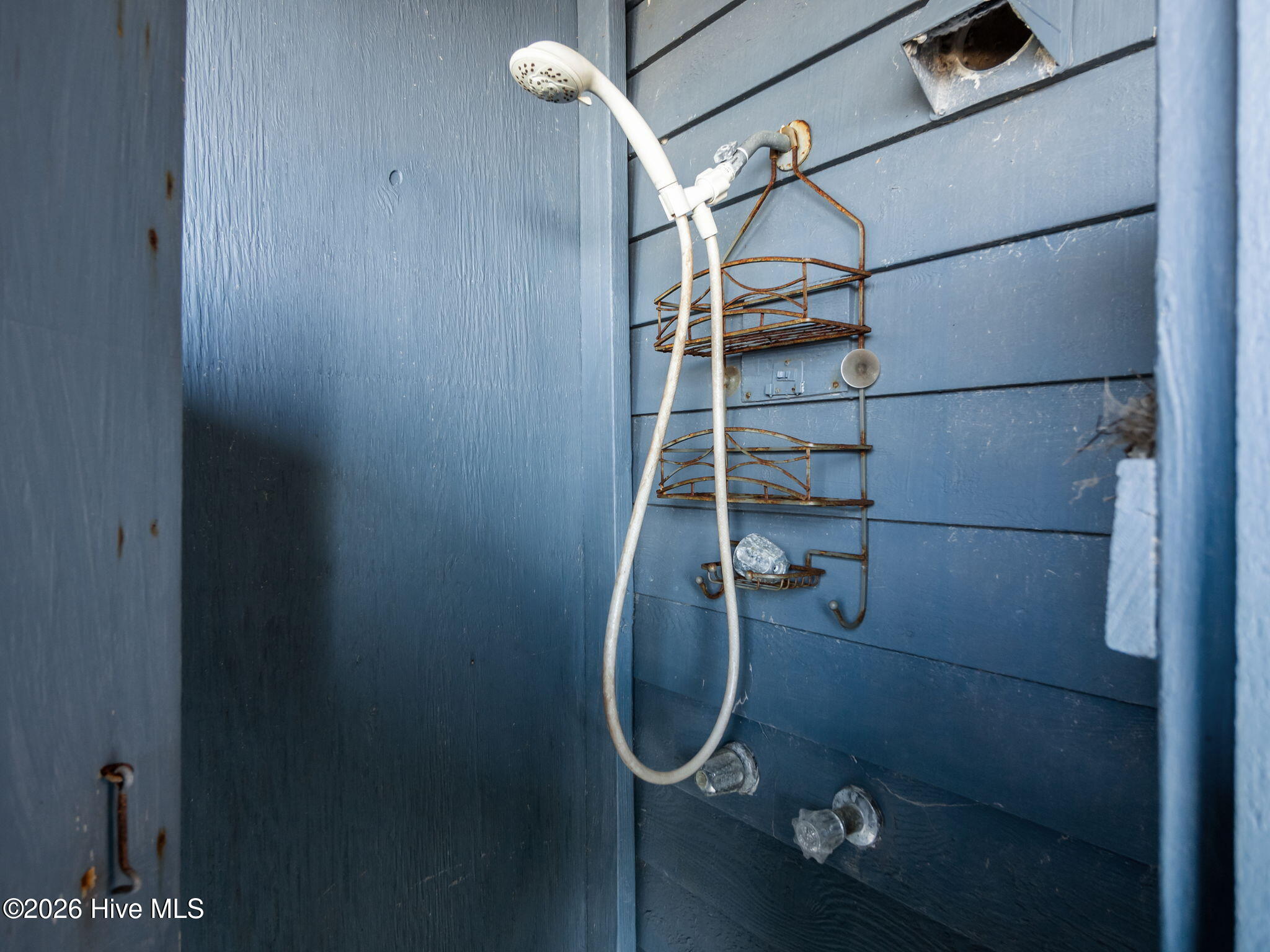 100551194 | Photo 46