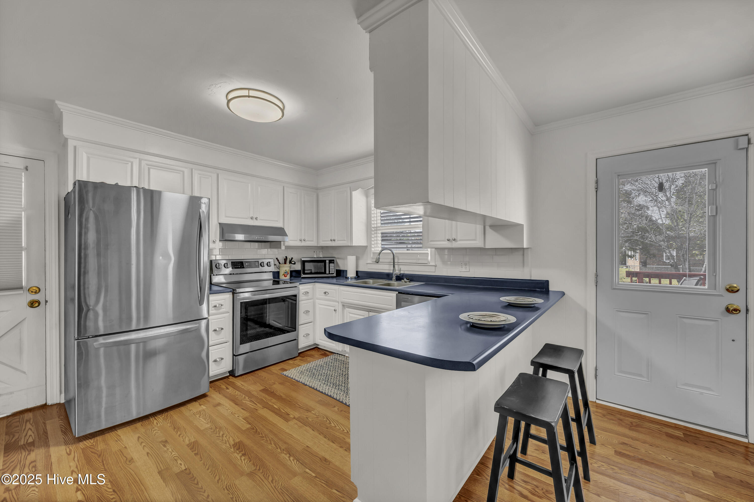 100541737 | Photo 11