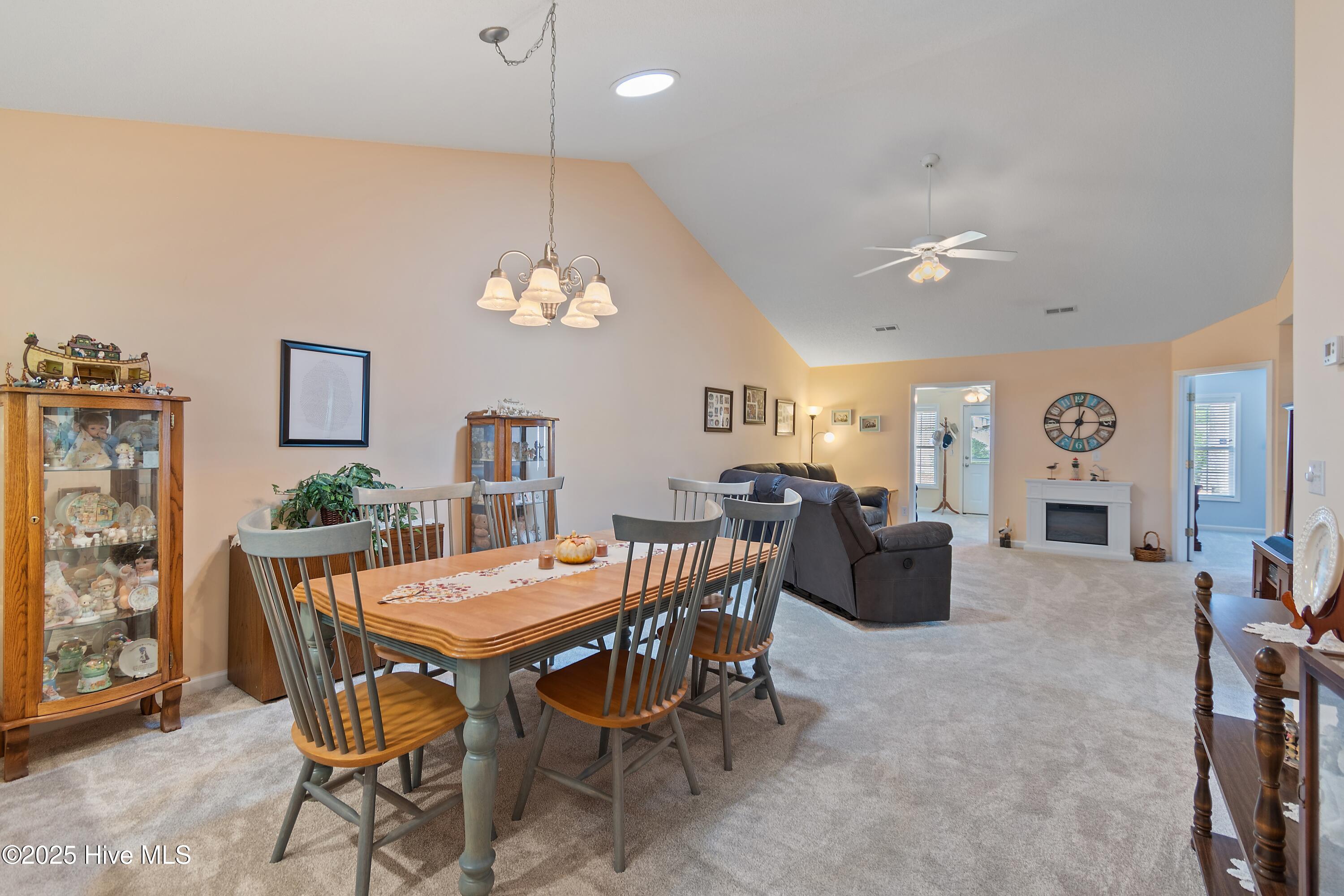 100529977 | Photo 21