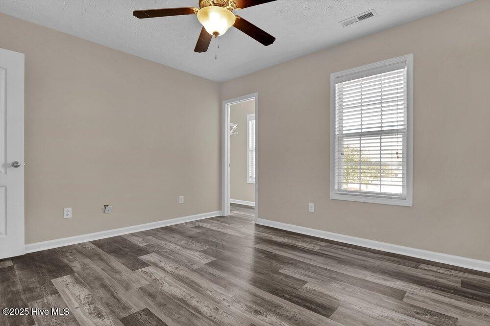 100546916 | Photo 18