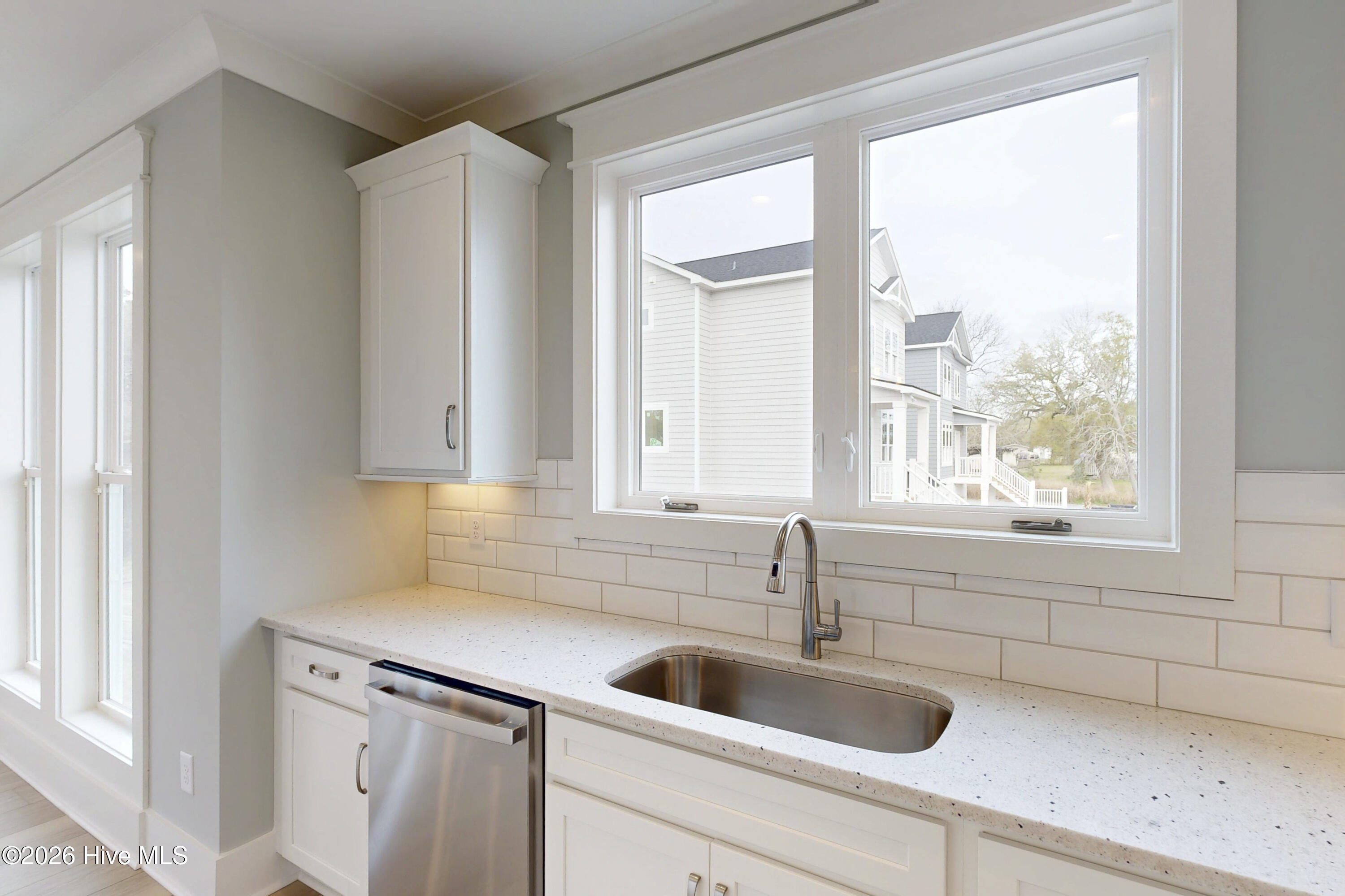 100559746 | Photo 45