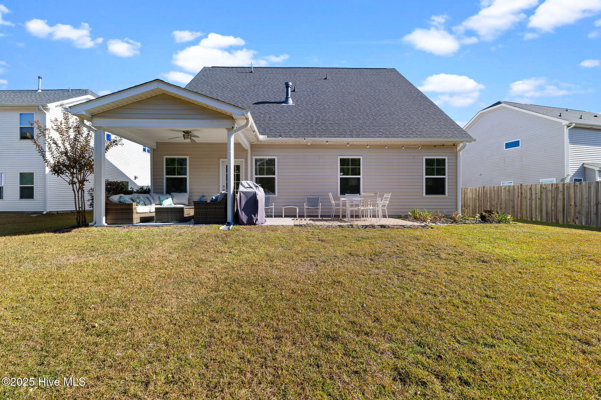 100541637 | Photo 49