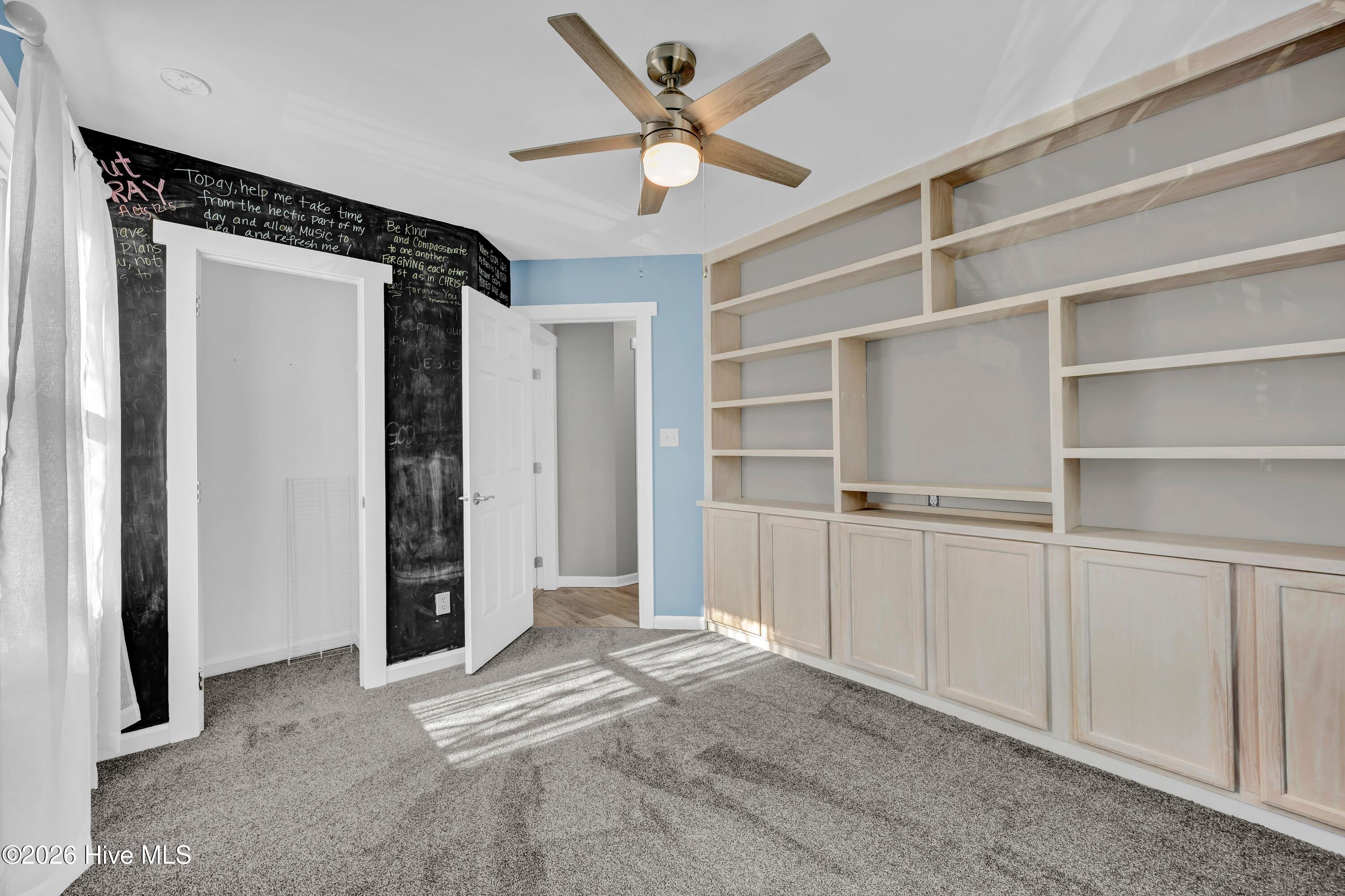 100563133 | Photo 25