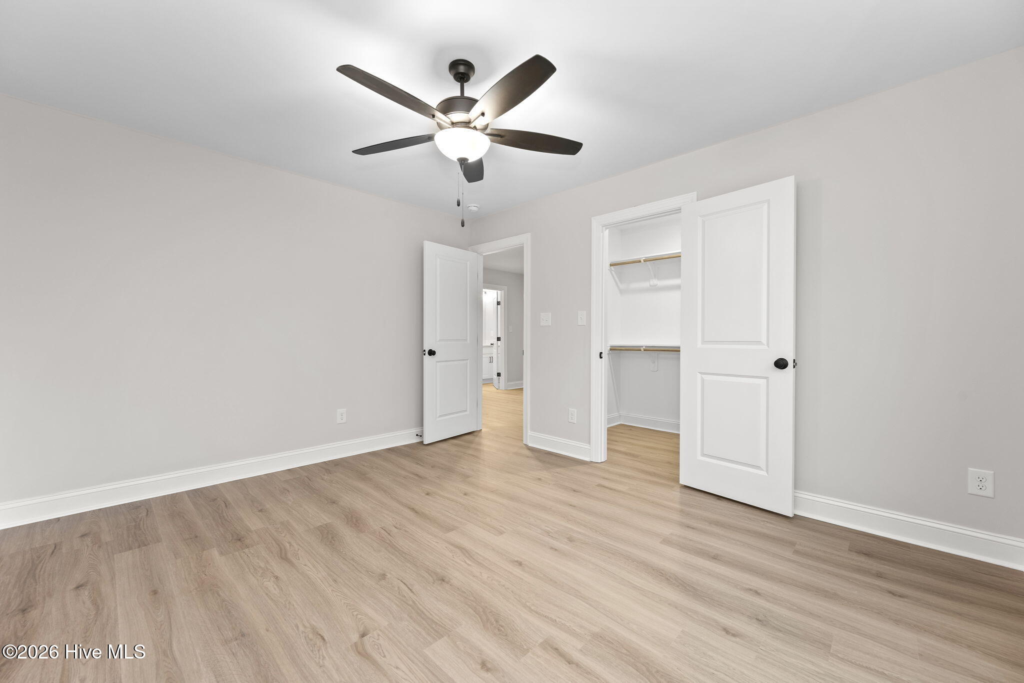 100516022 | Photo 55