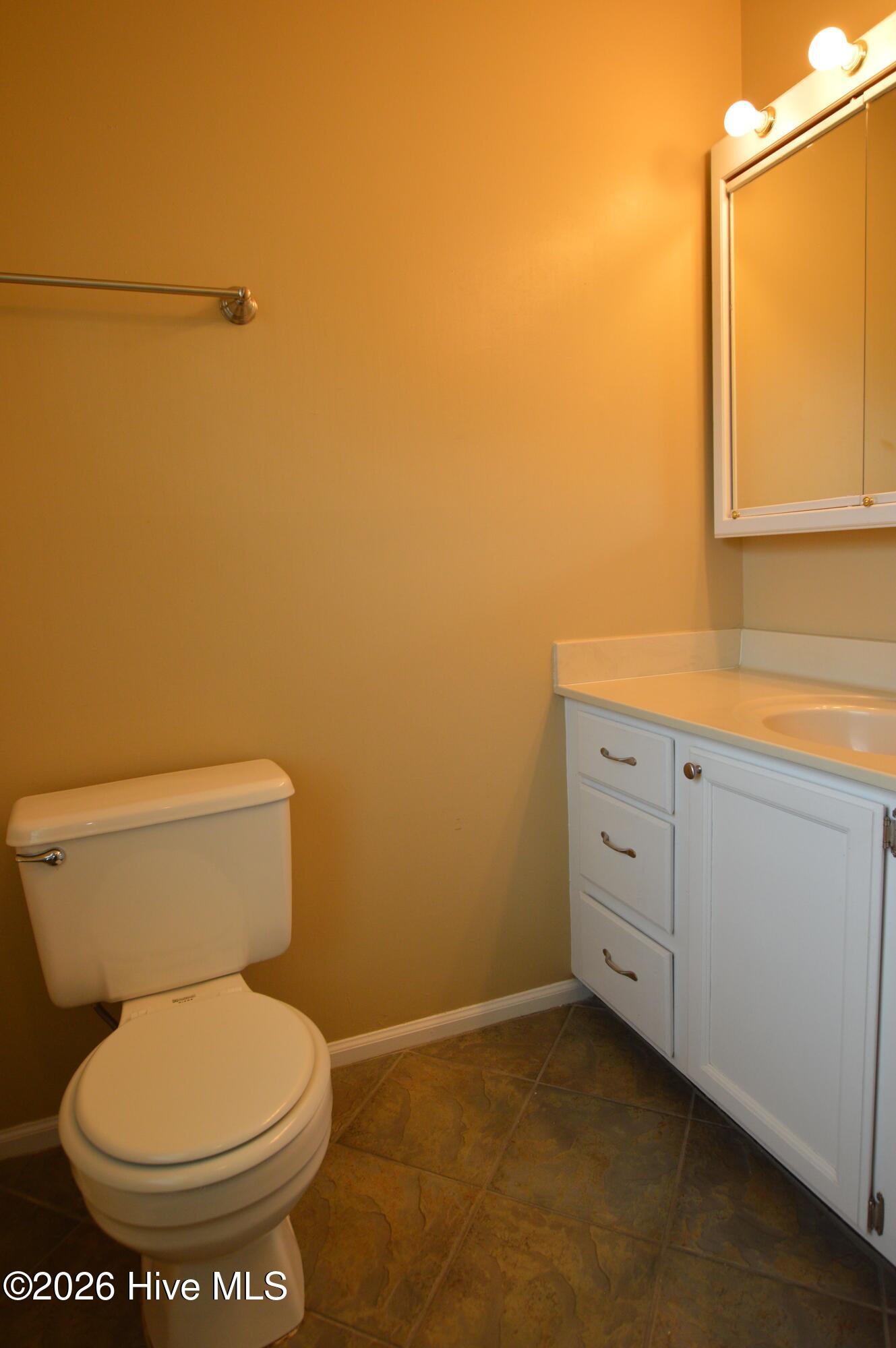 100547848 | Photo 14