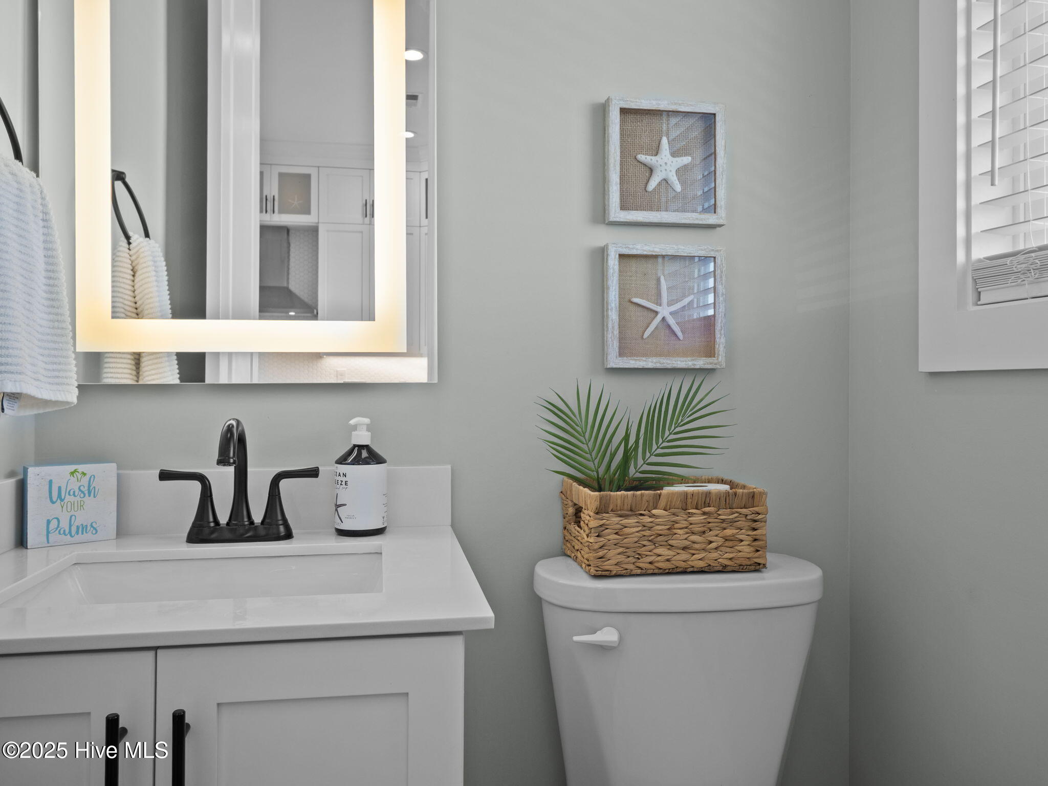 100535582 | Photo 28