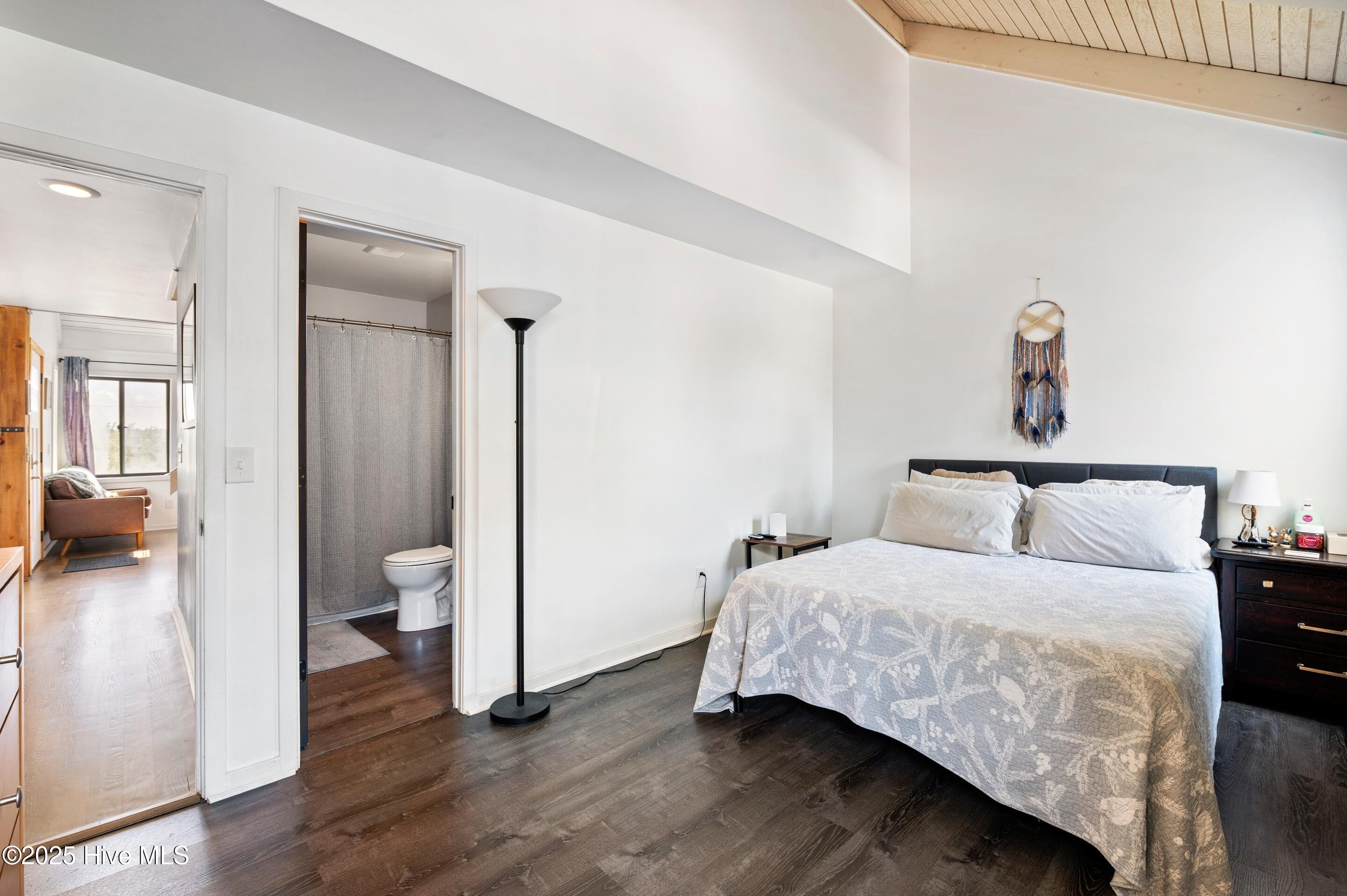 100530786 | Photo 16