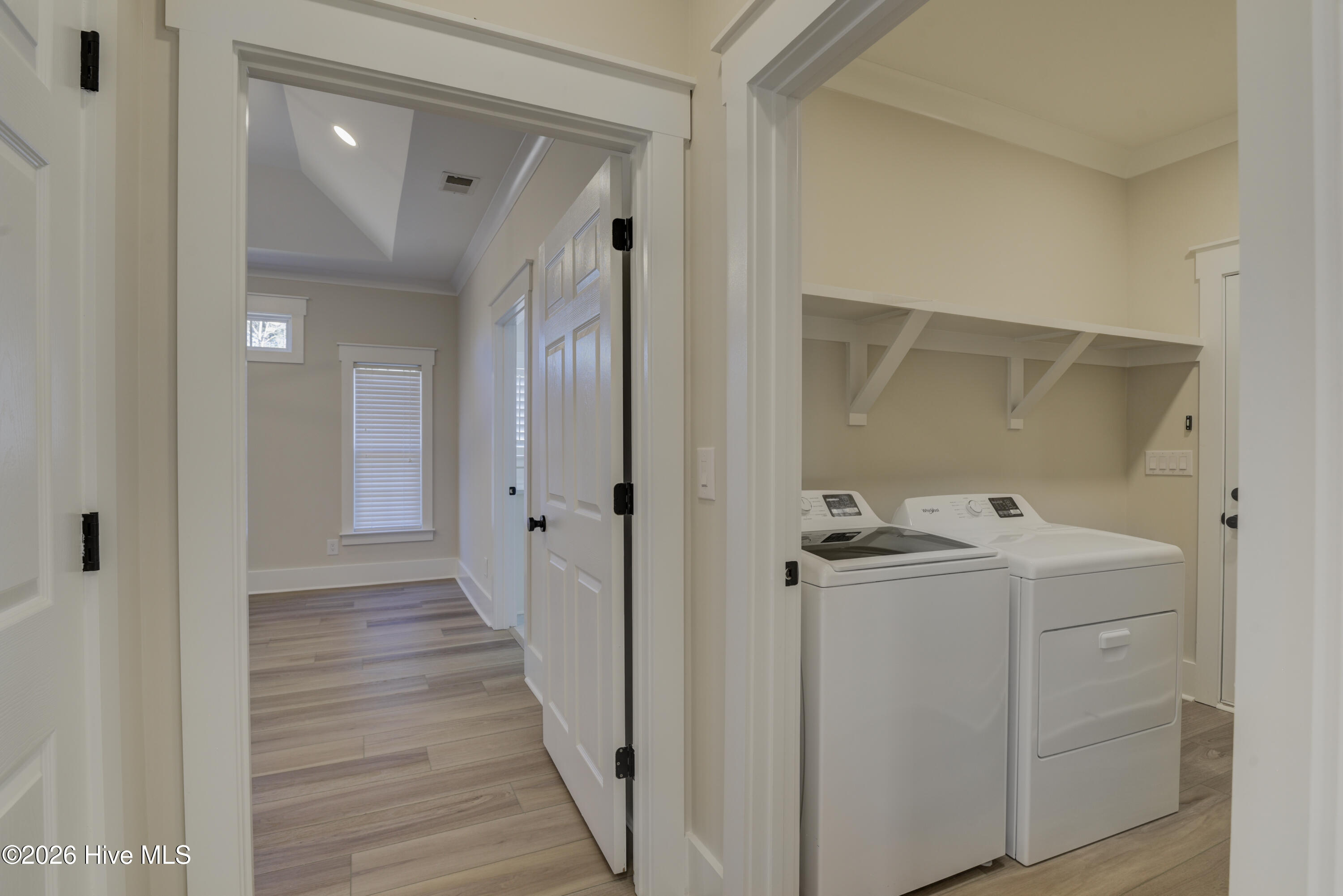 100559237 | Photo 33