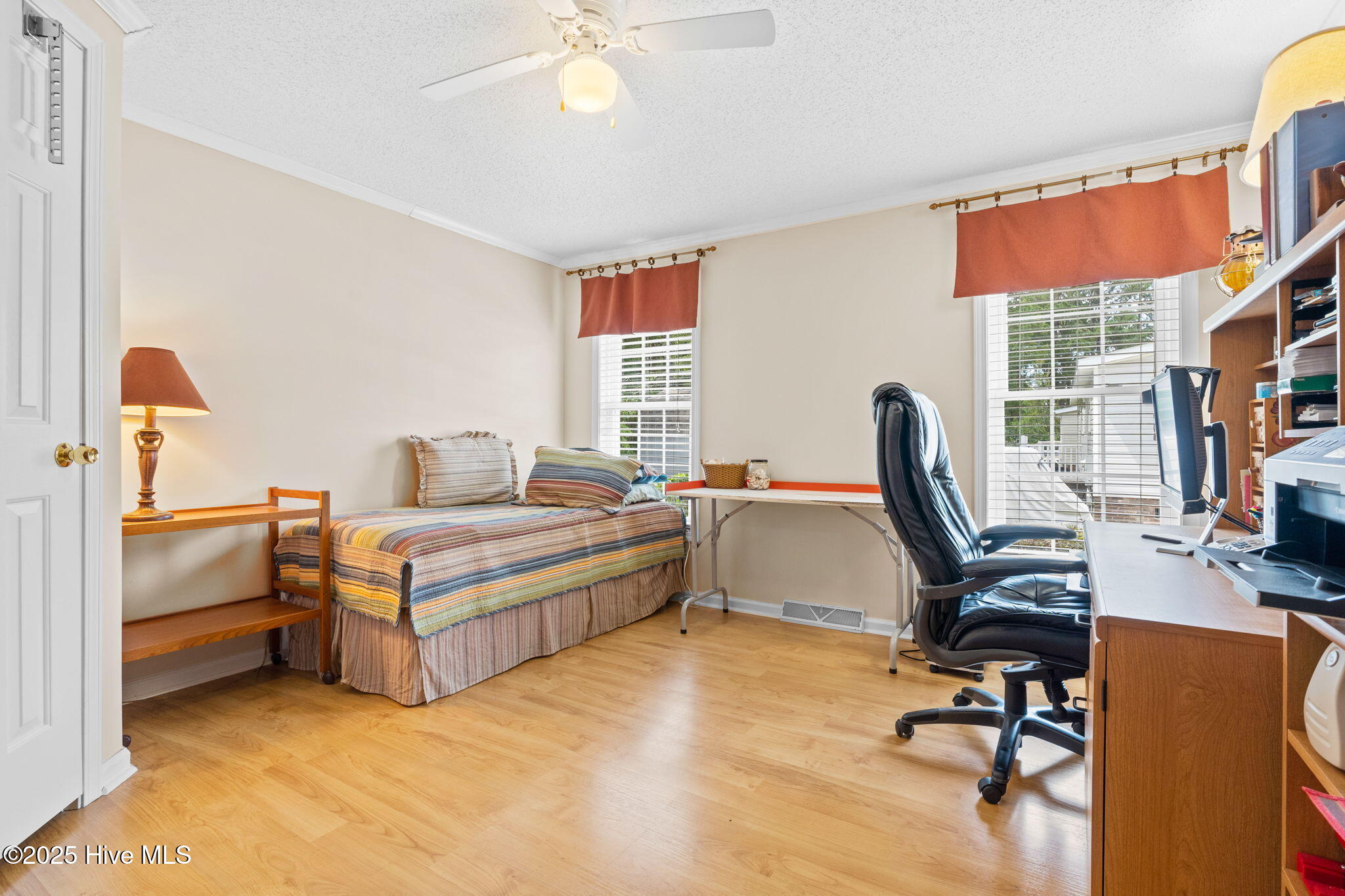 100527656 | Photo 21