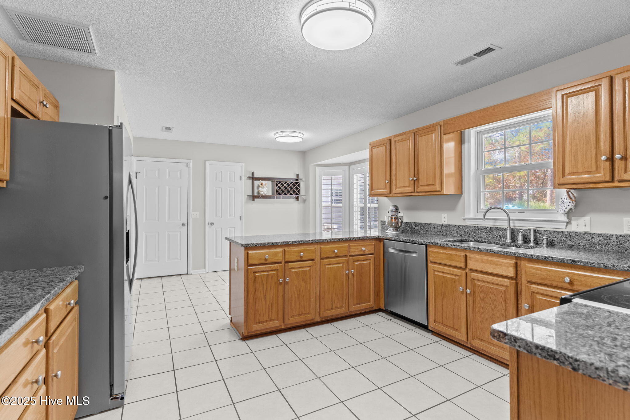 100543111 | Photo 12