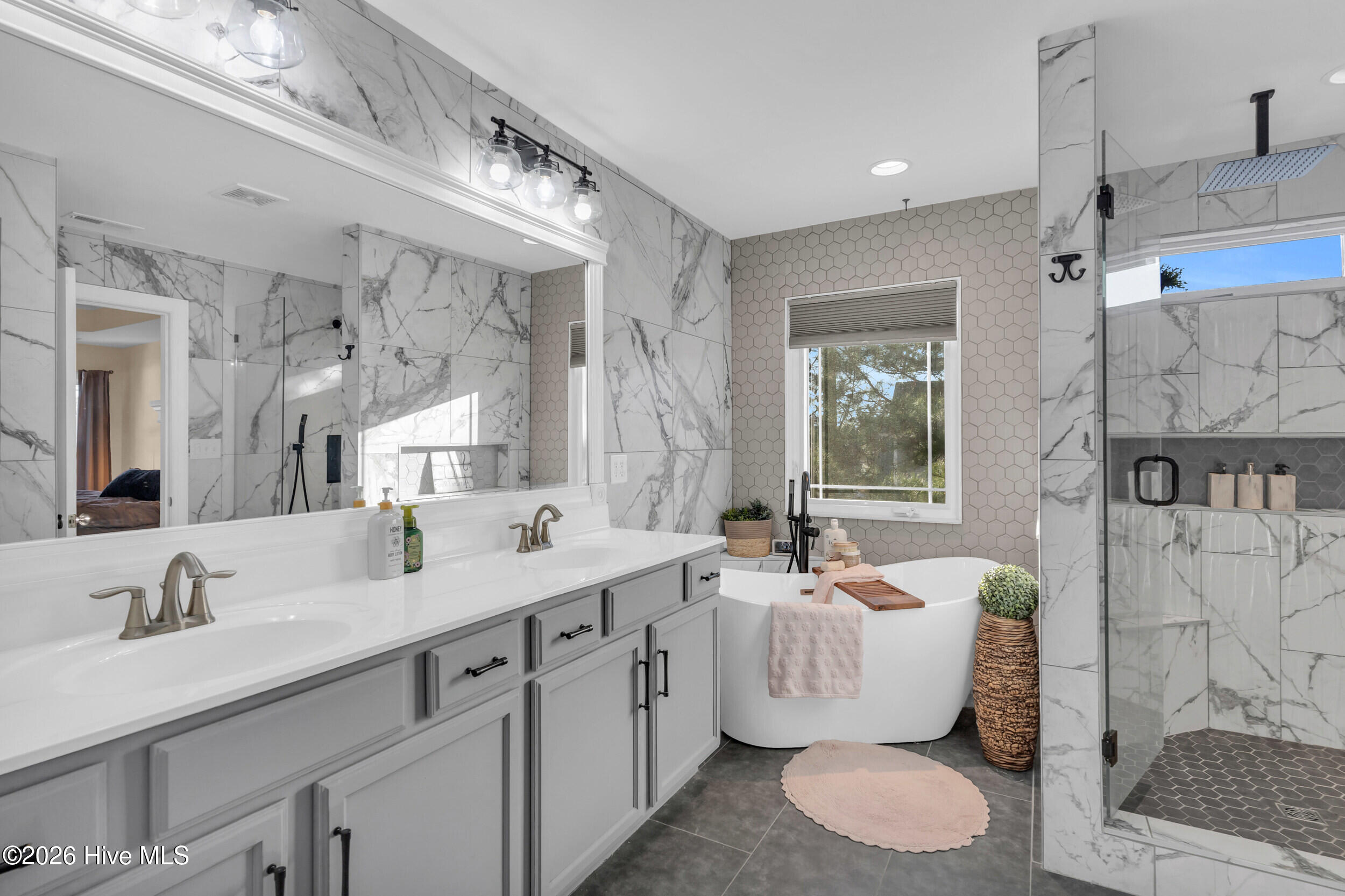 100556499 | Photo 20