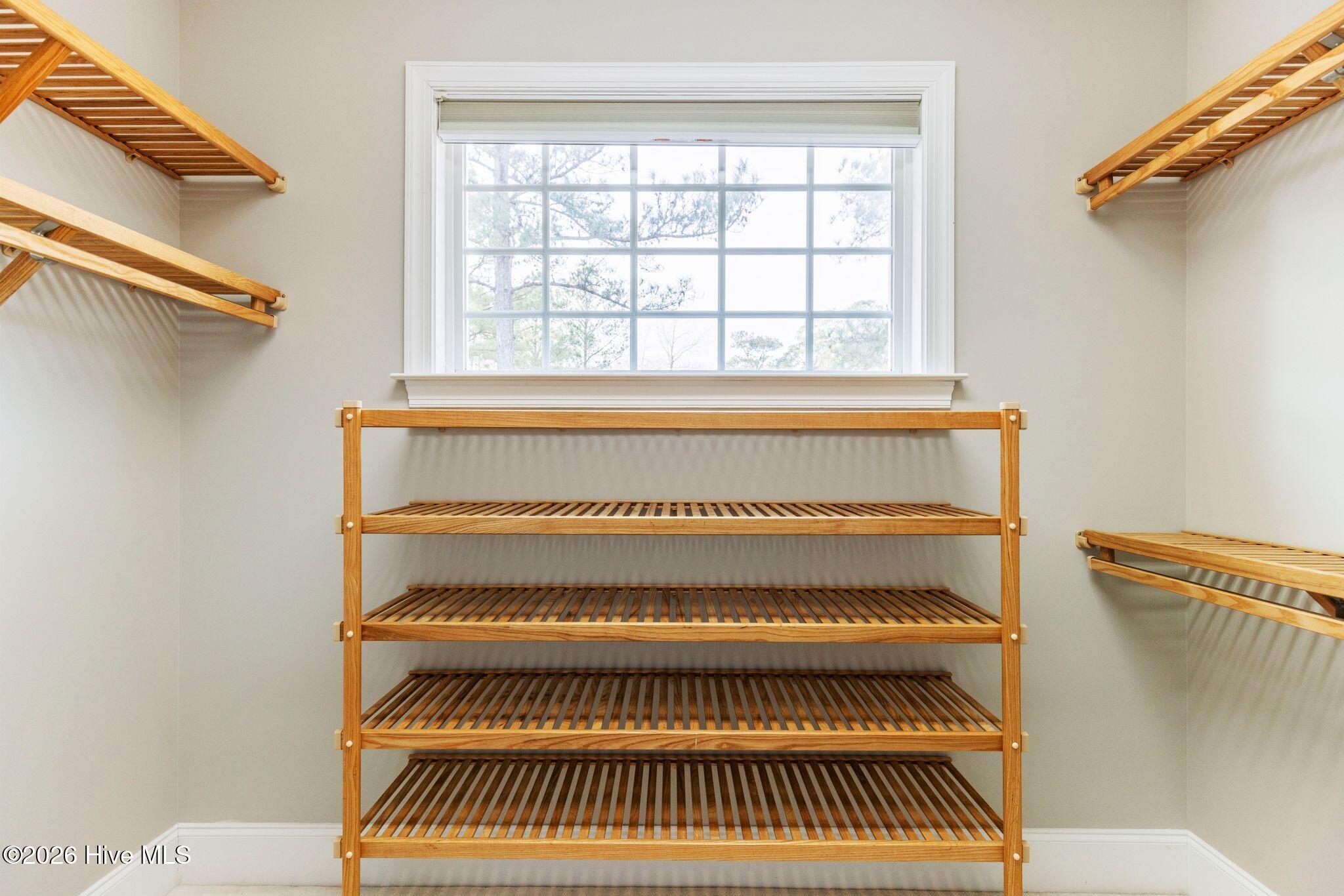 100553307 | Photo 47