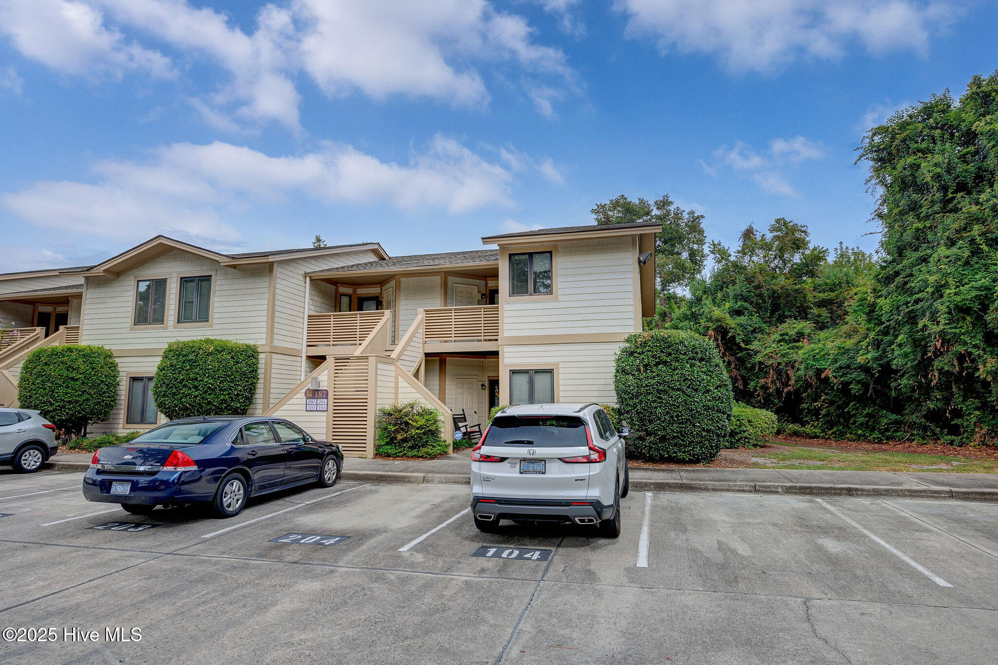 187LongstreetDriveUnit204(3)