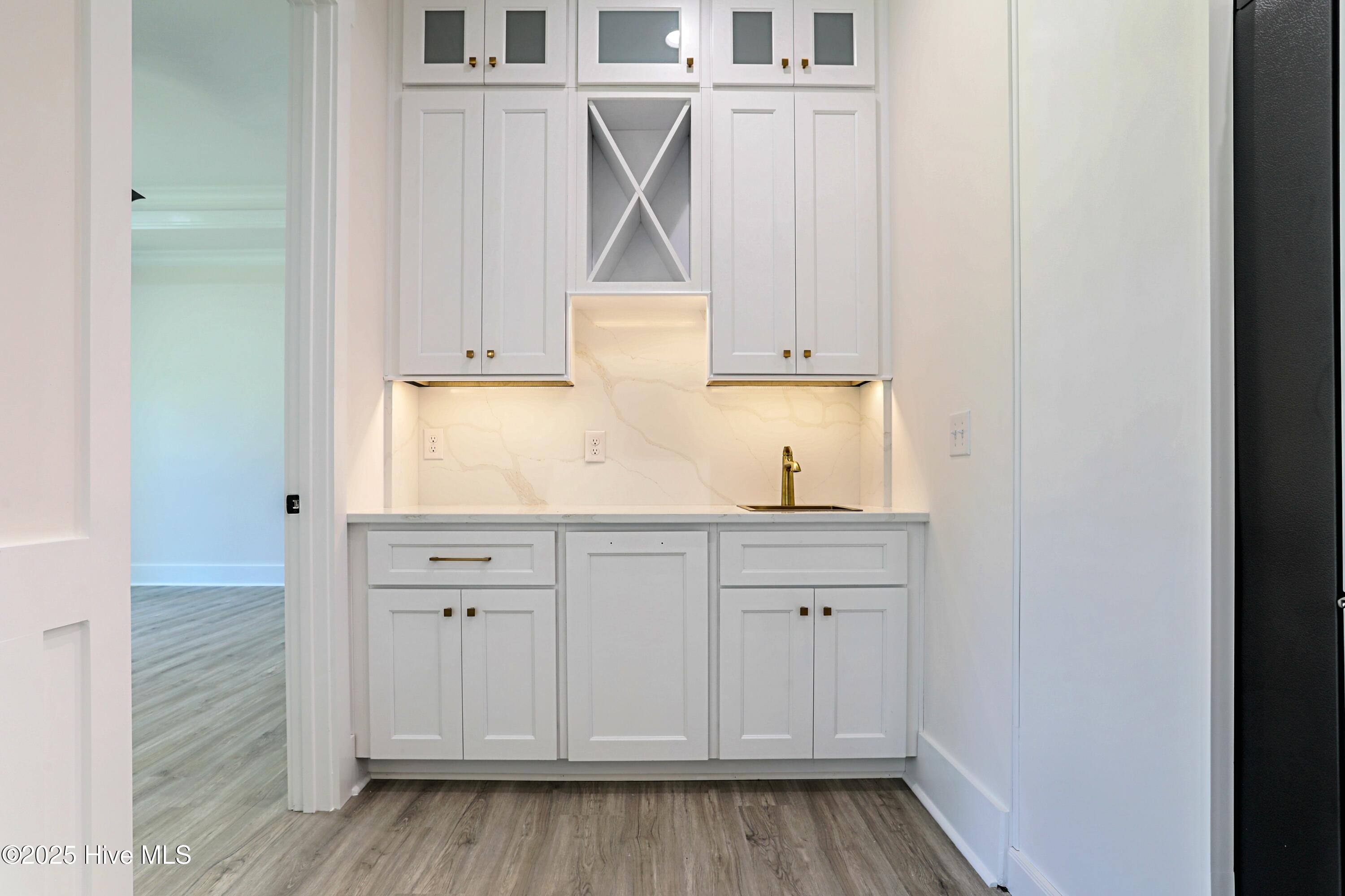 100535738 | Photo 27