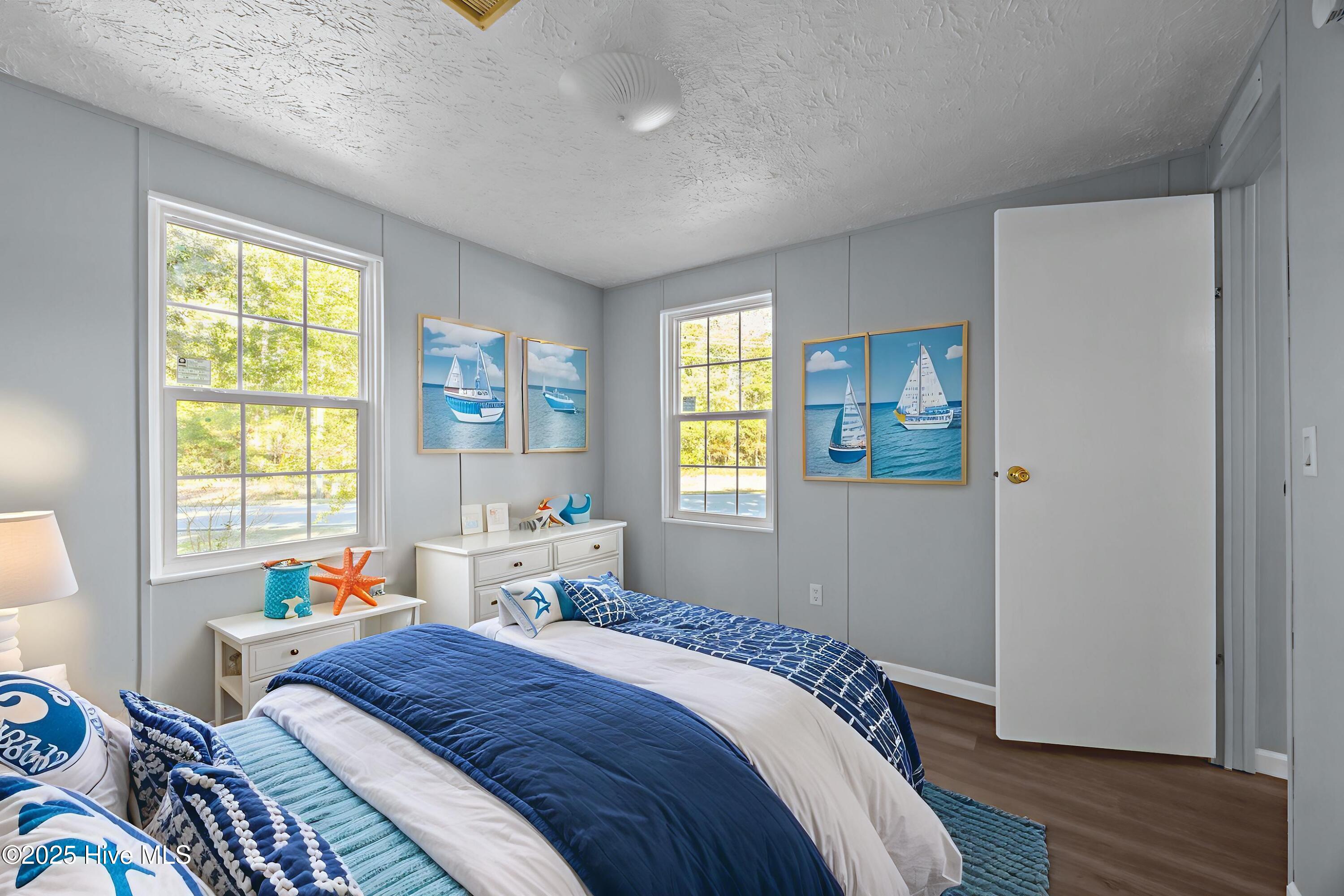 100541856 | Photo 11