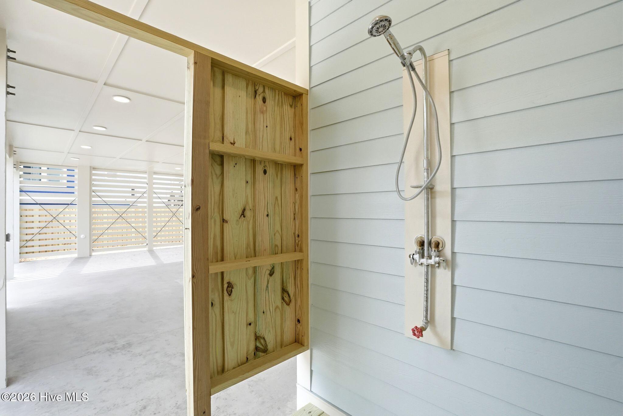 100561284 | Photo 13