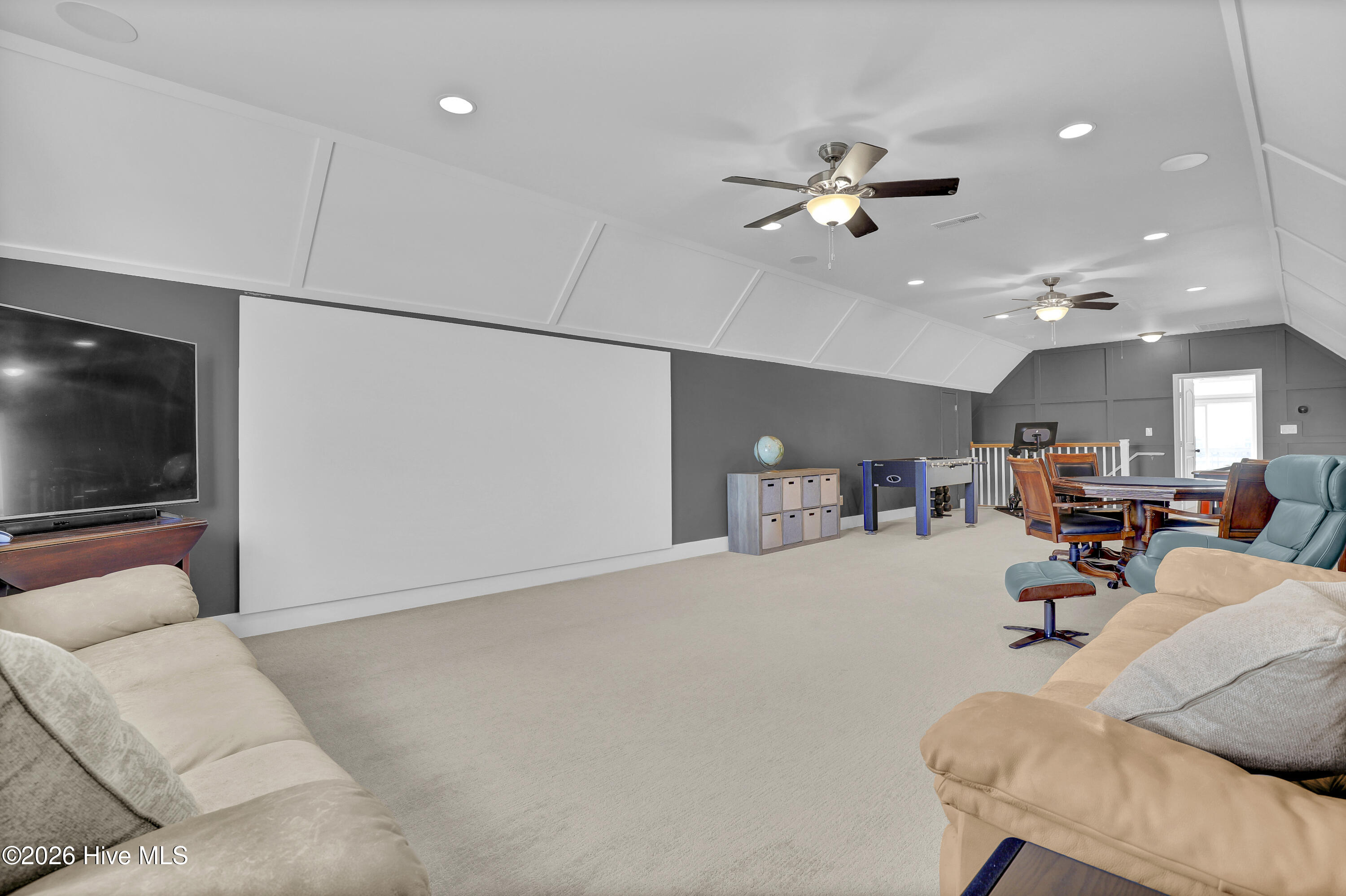 100562204 | Photo 34