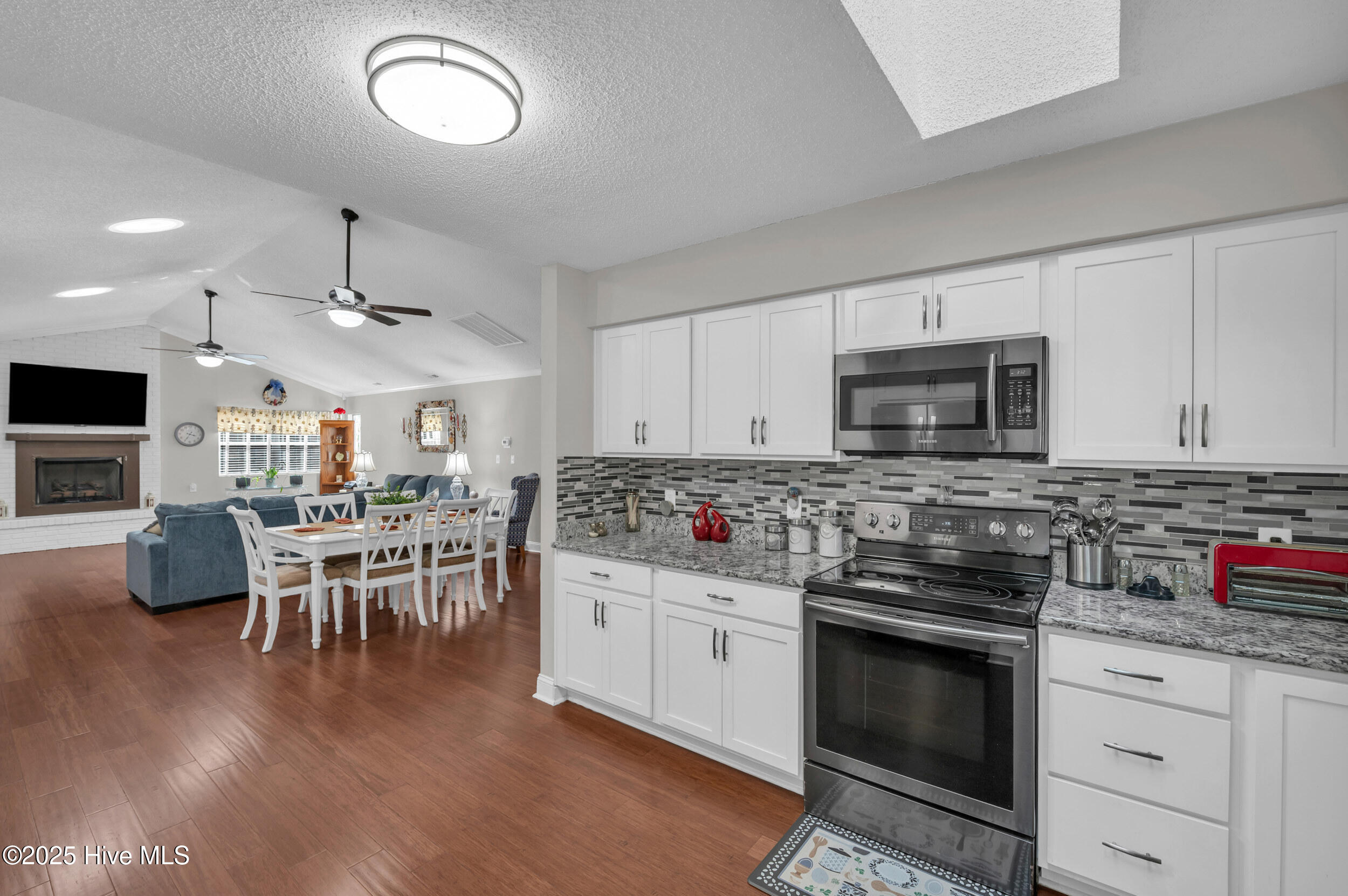 100538752 | Photo 15