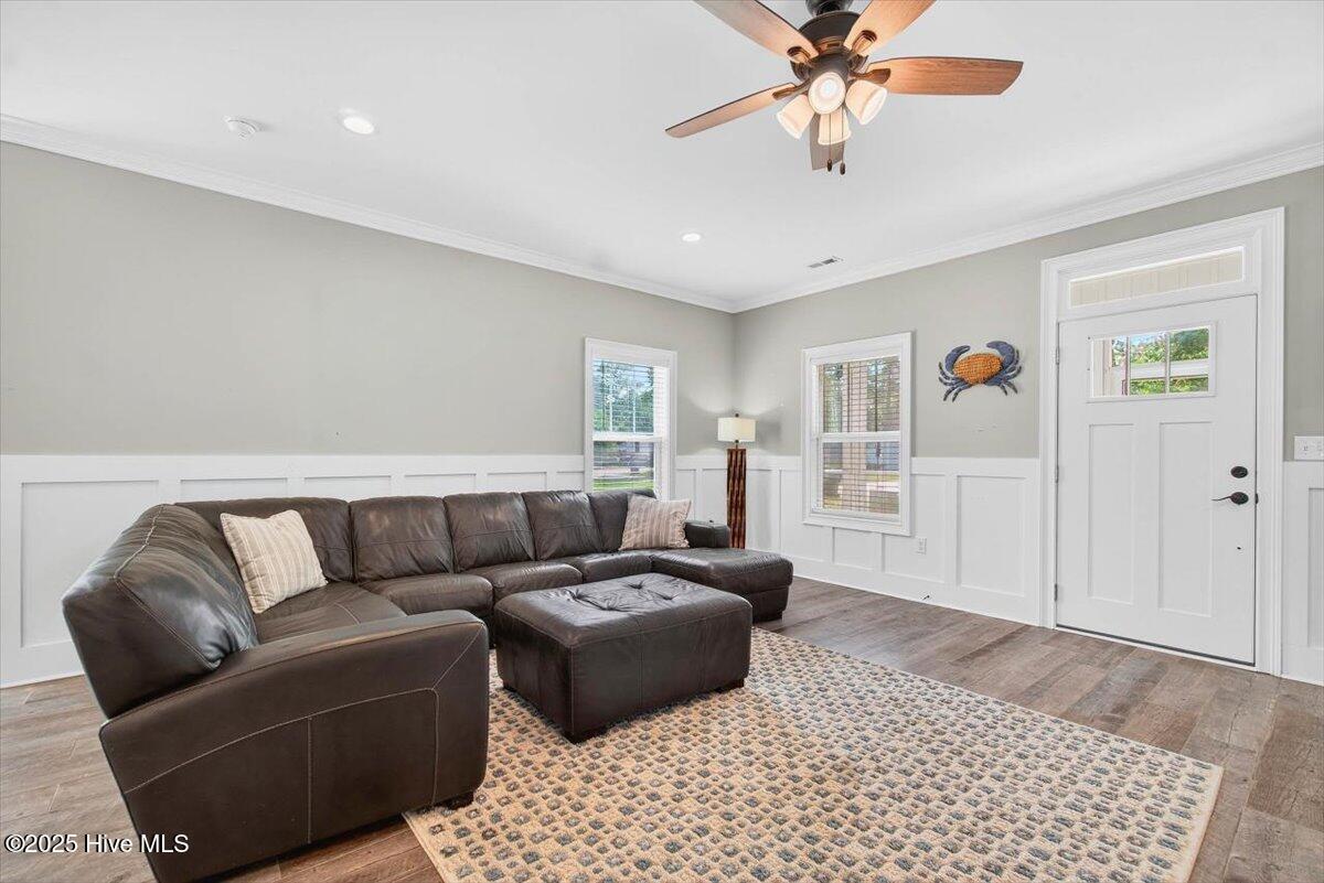 100531738 | Photo 14