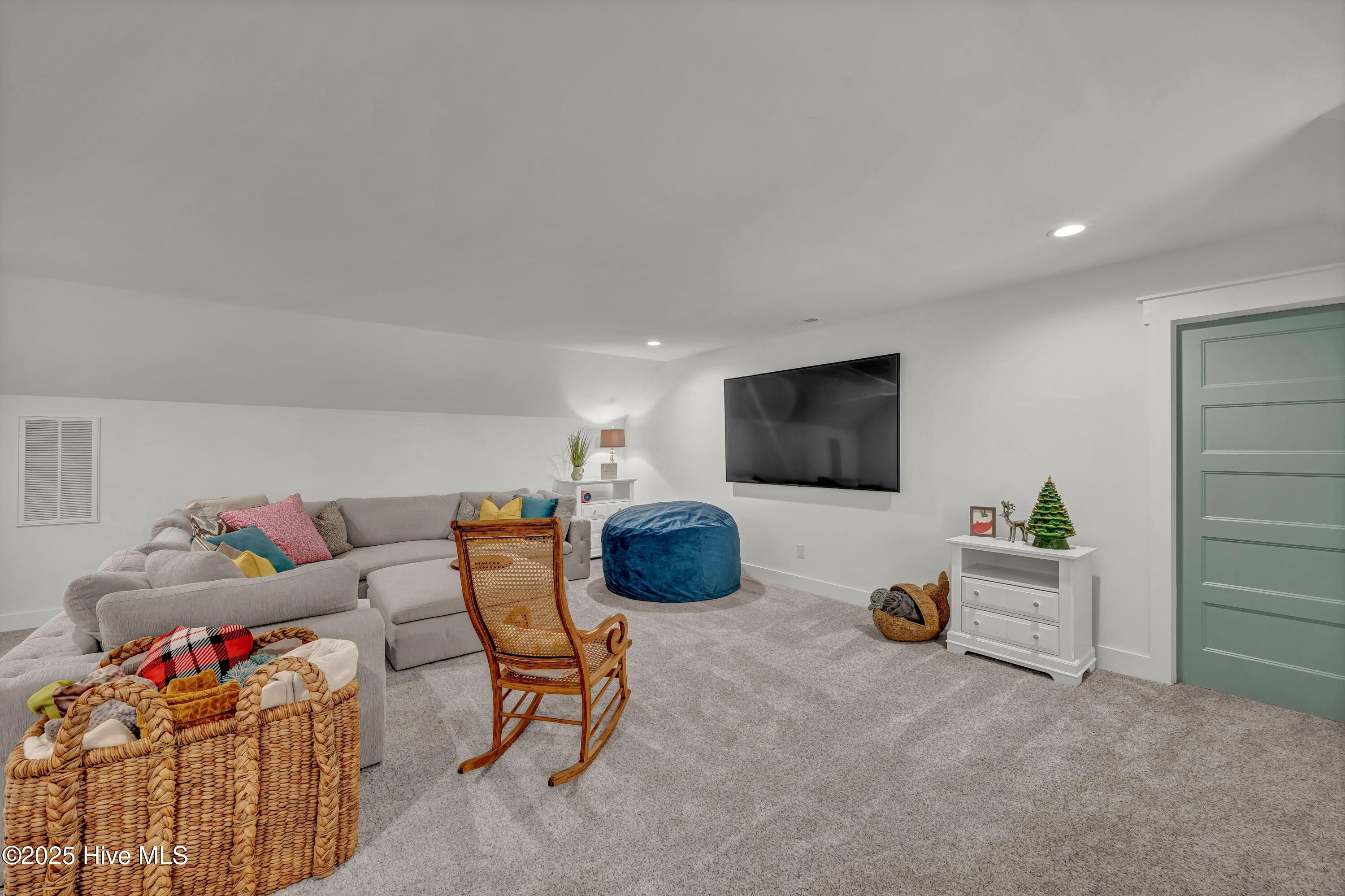 100543127 | Photo 25