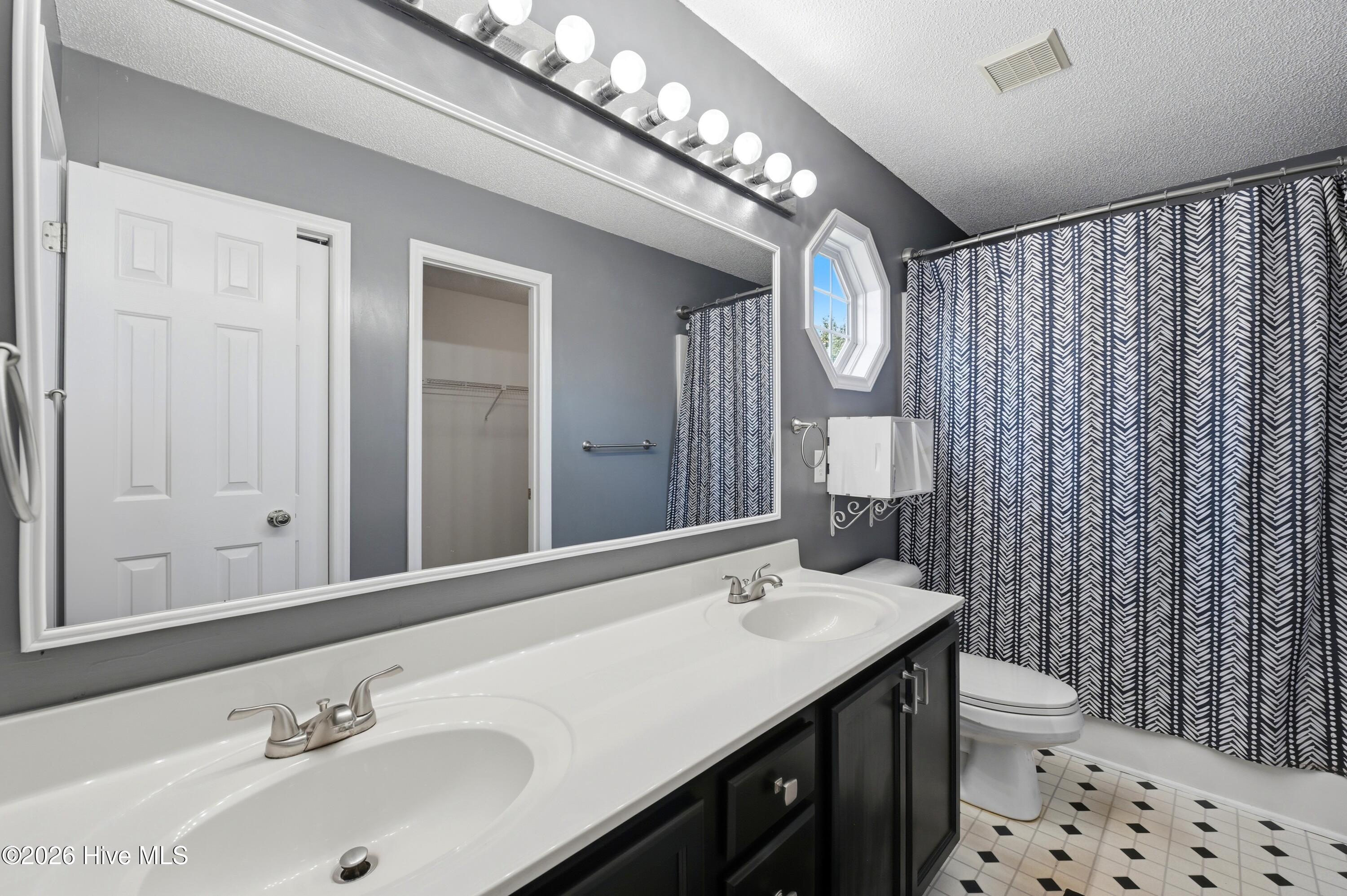 100564031 | Photo 19