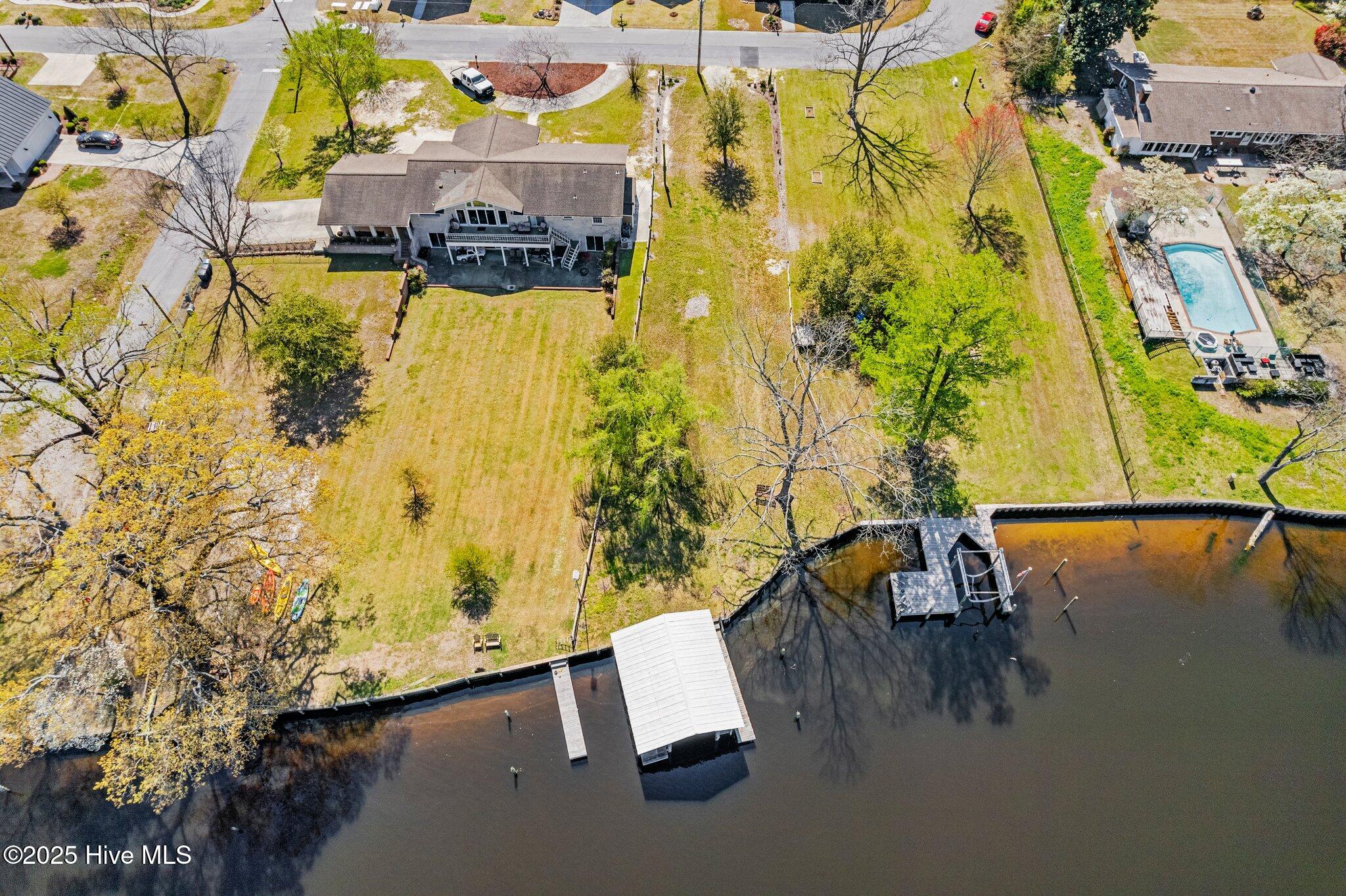 100546062 | Photo 18