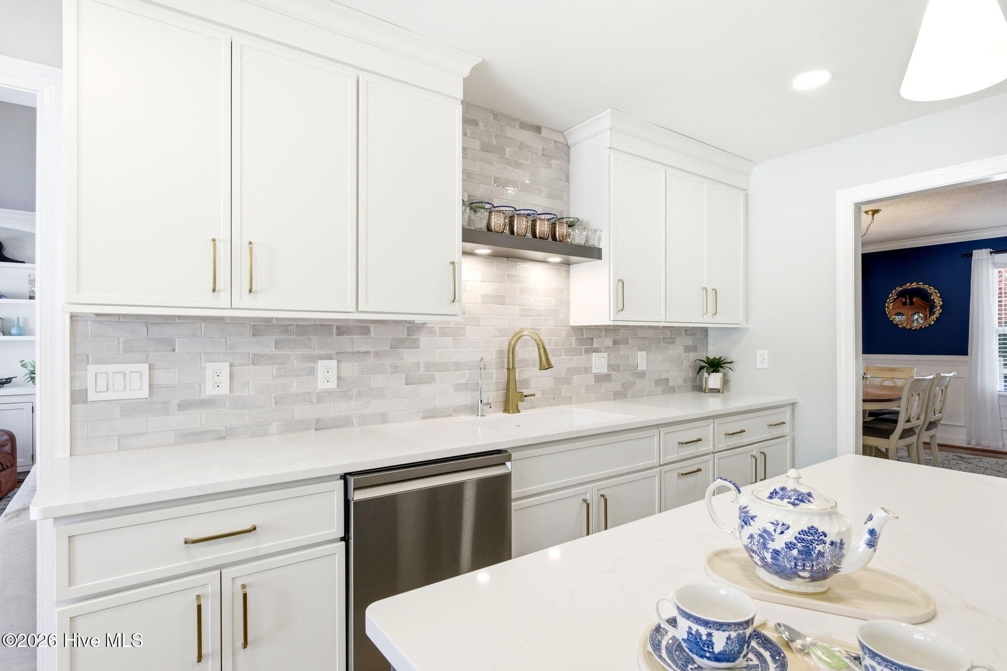 100563483 | Photo 11