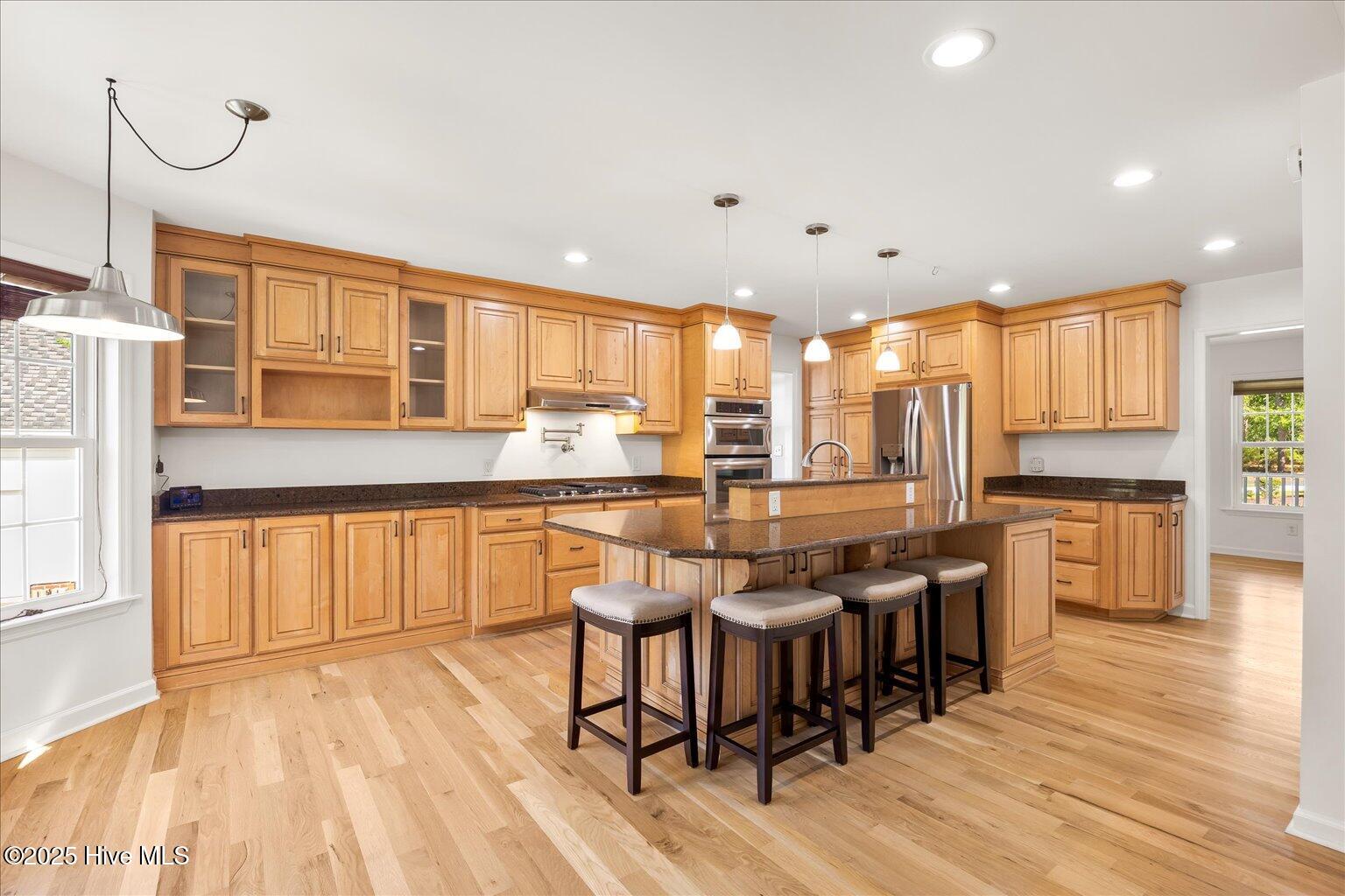 100535280 | Photo 17