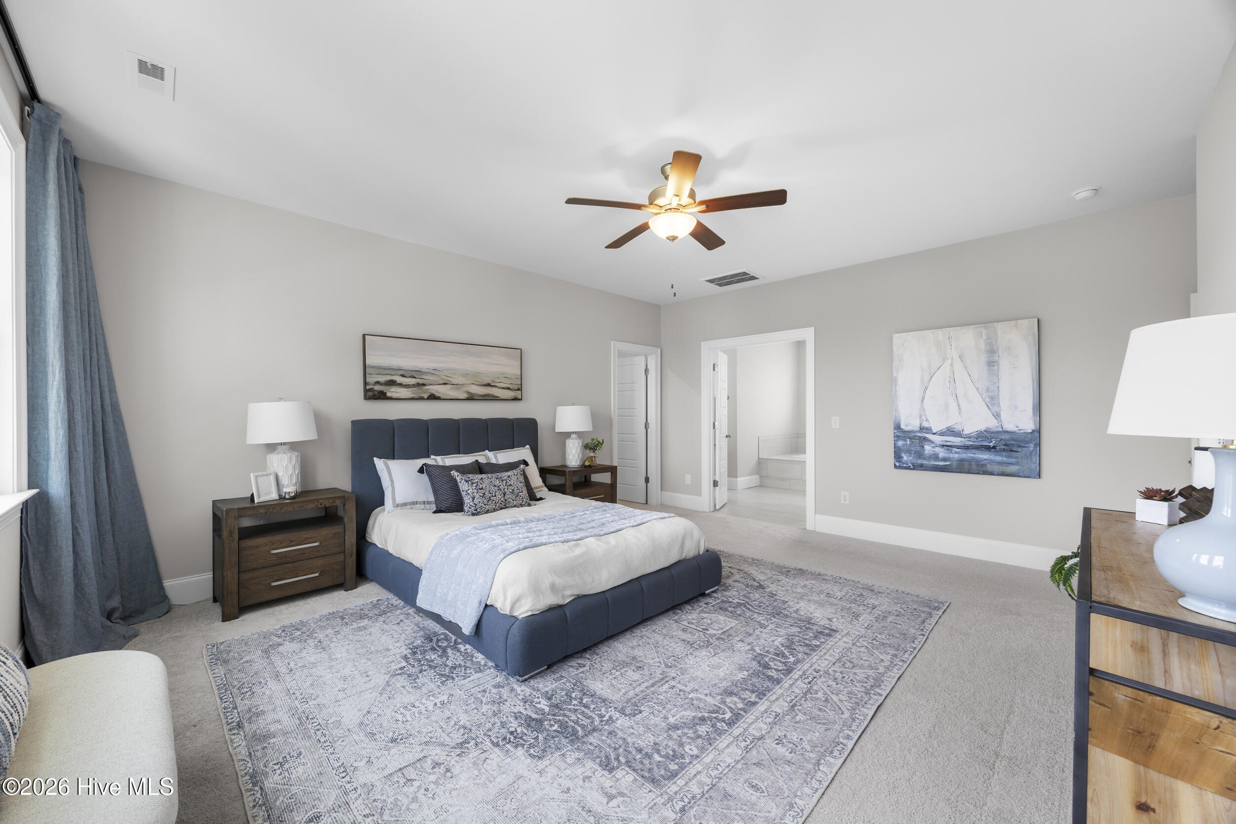 100567603 | Photo 27