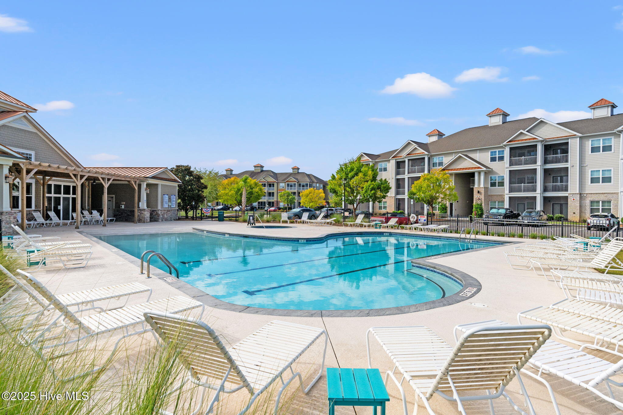 100532039 | Photo 29