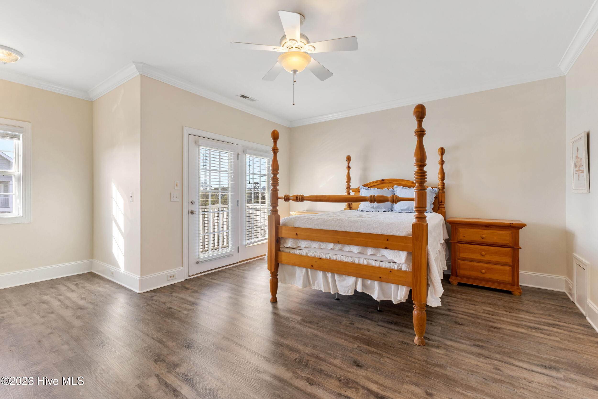 100559855 | Photo 21