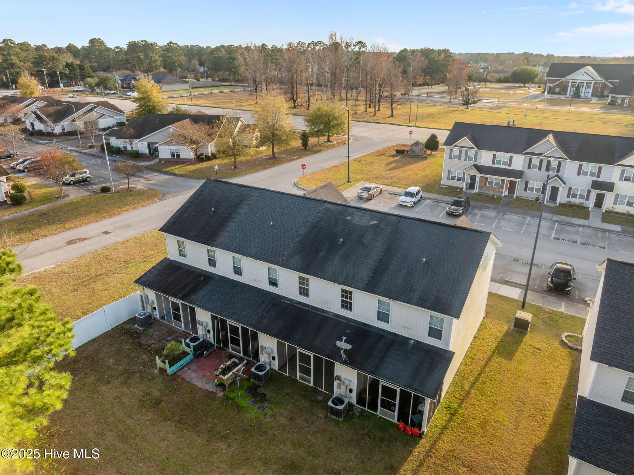 100546249 | Photo 44