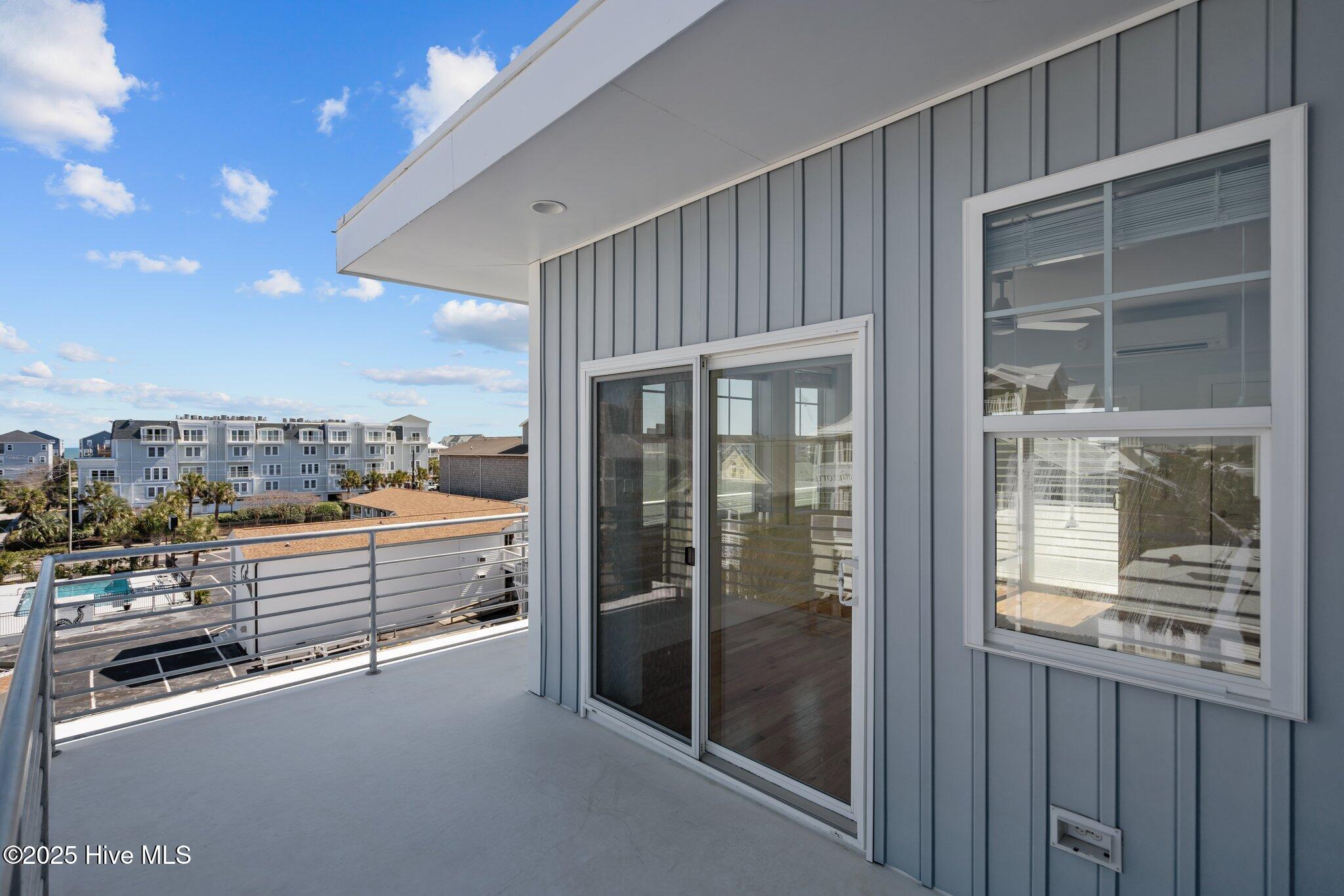 100494725 | Photo 35