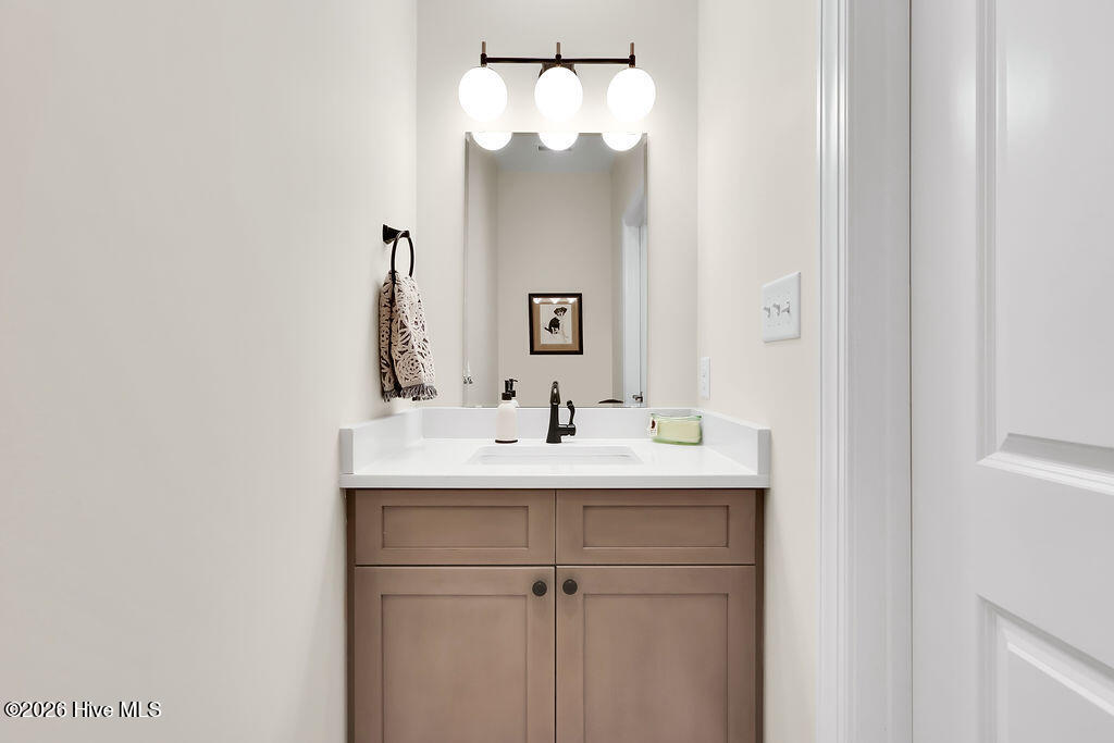 100557282 | Photo 14