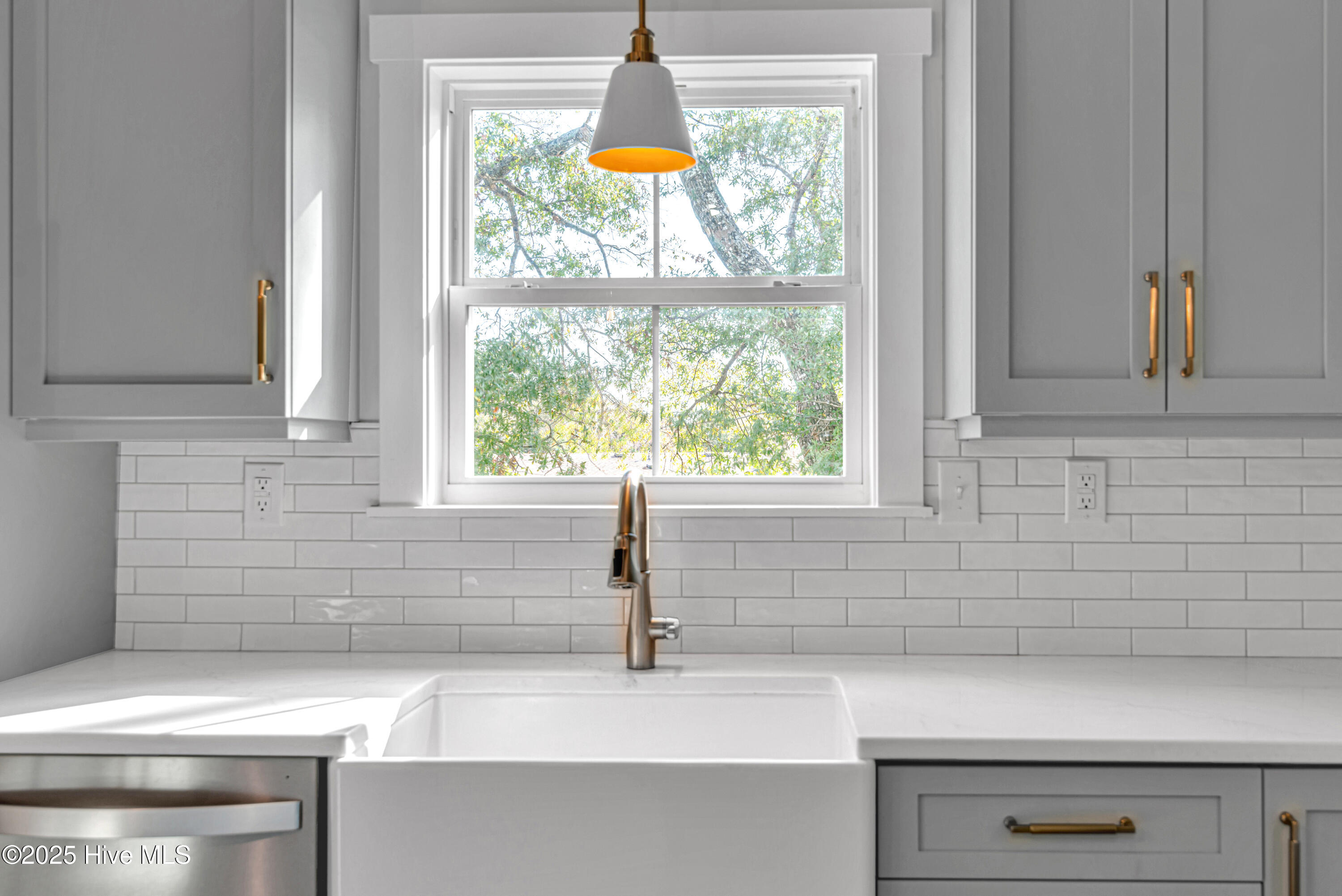 100542674 | Photo 12