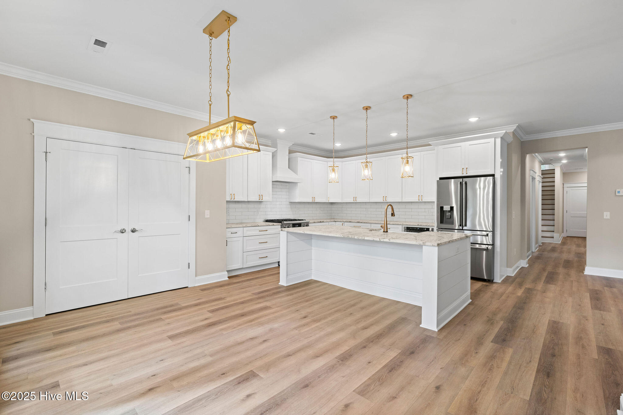 100524622 | Photo 18