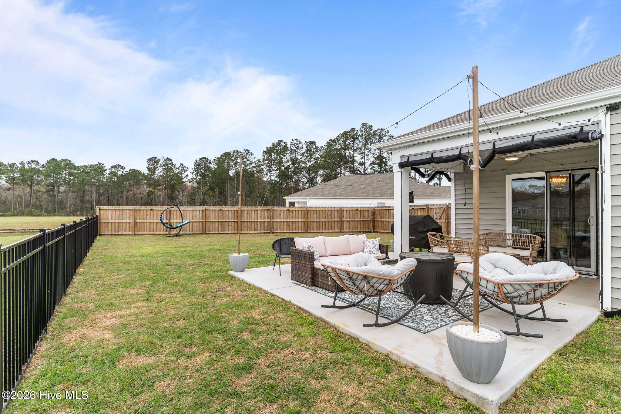 100558929 | Photo 46