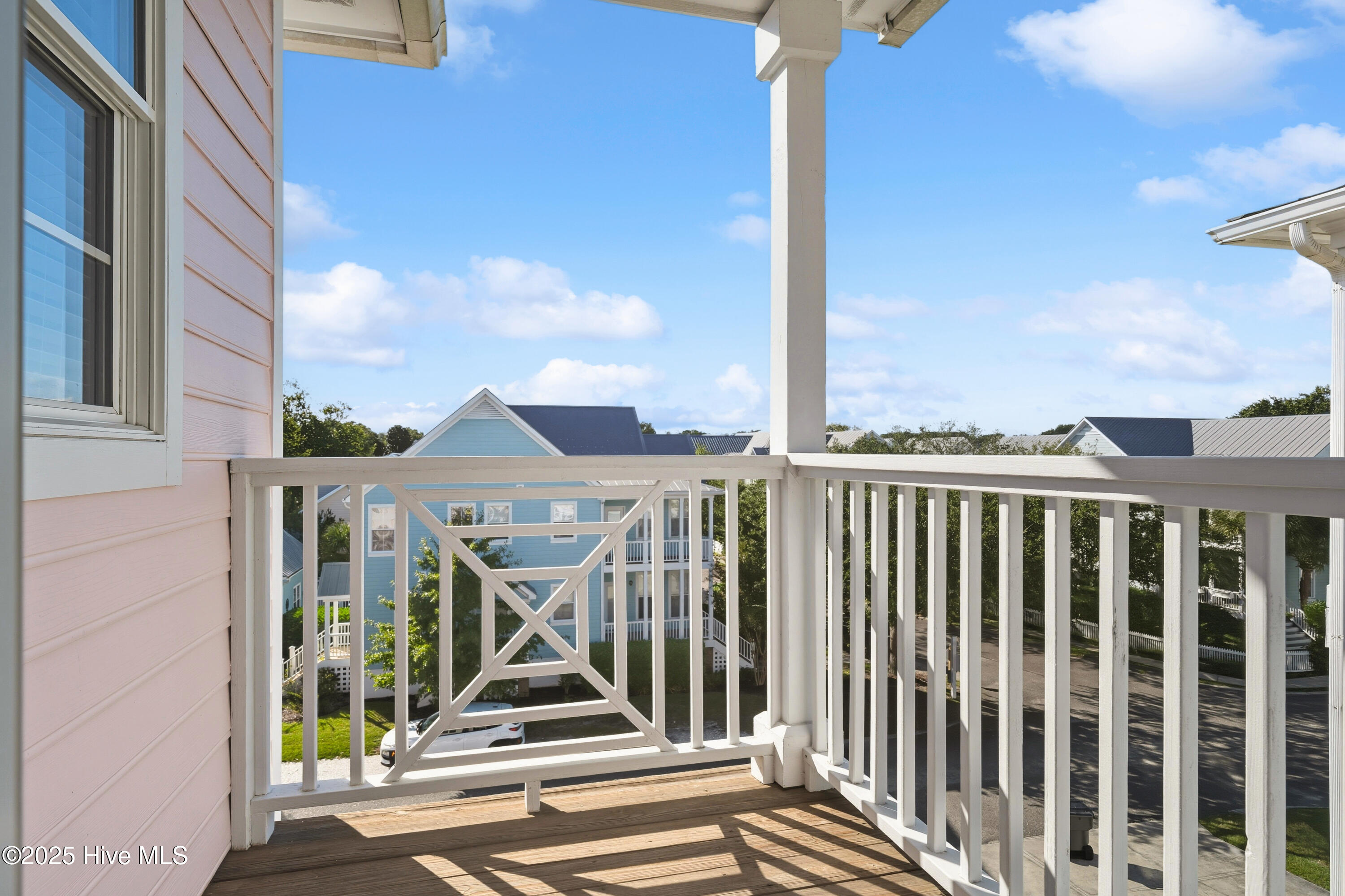 100527237 | Photo 34