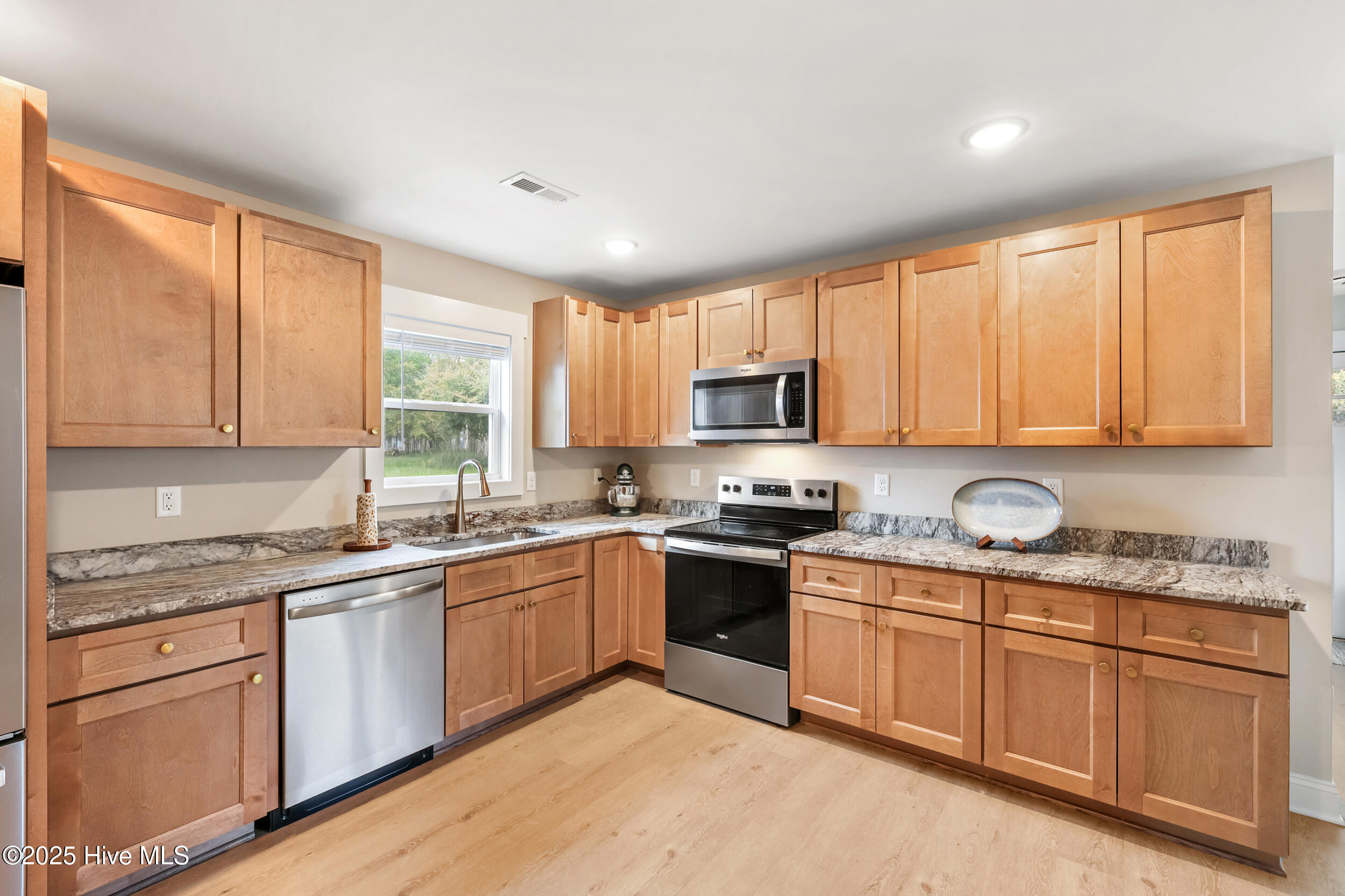 100546954 | Photo 14