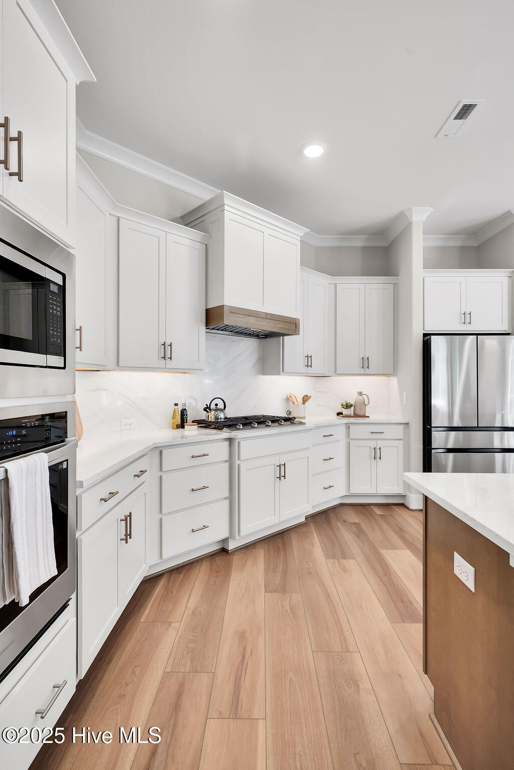 100529674 | Photo 27