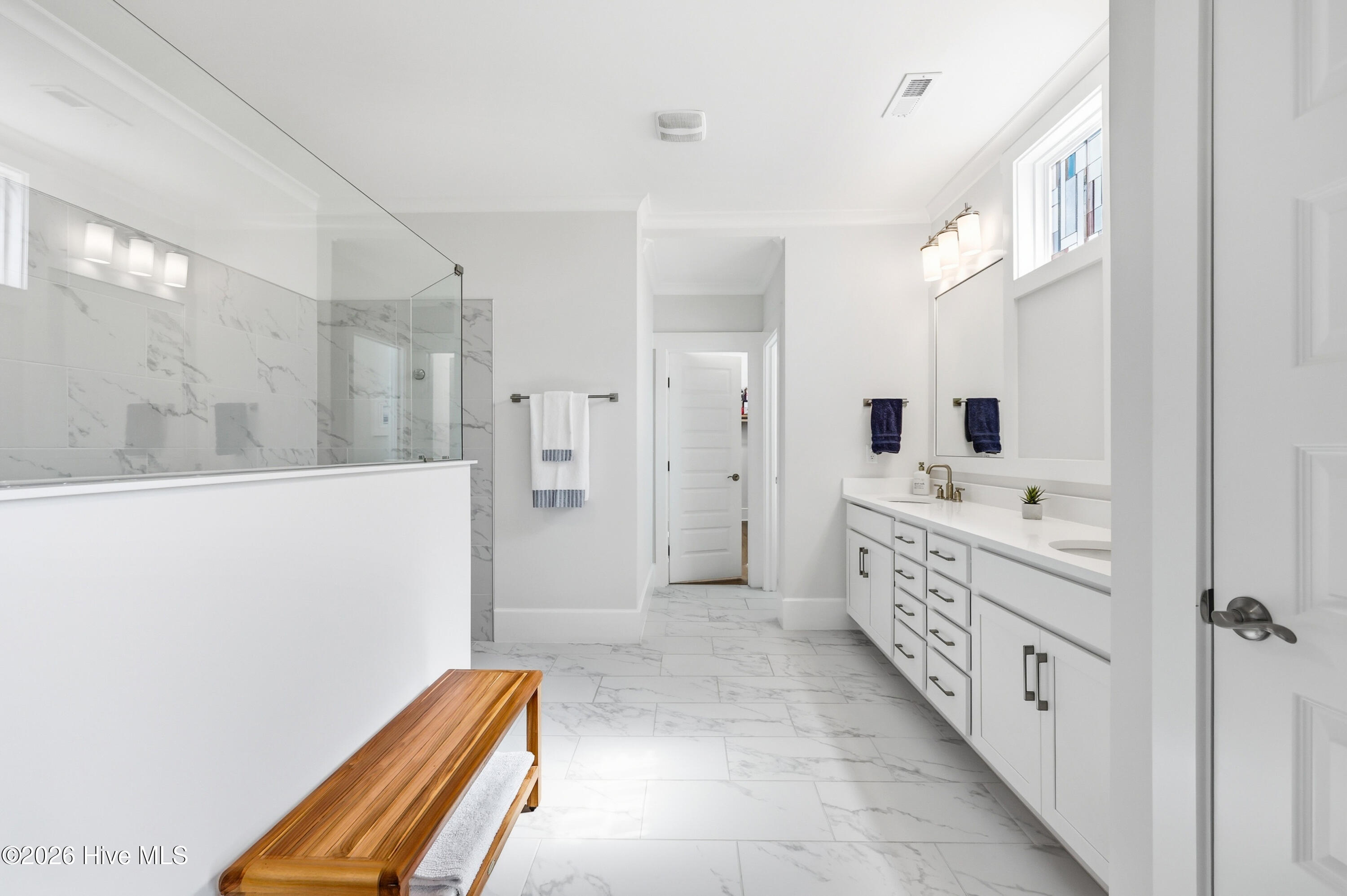 100564440 | Photo 17