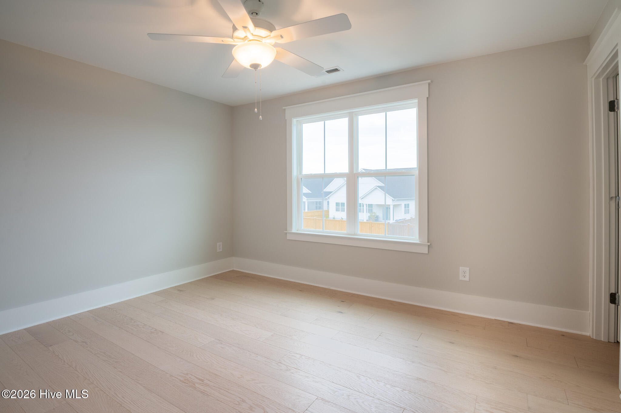 100564626 | Photo 17