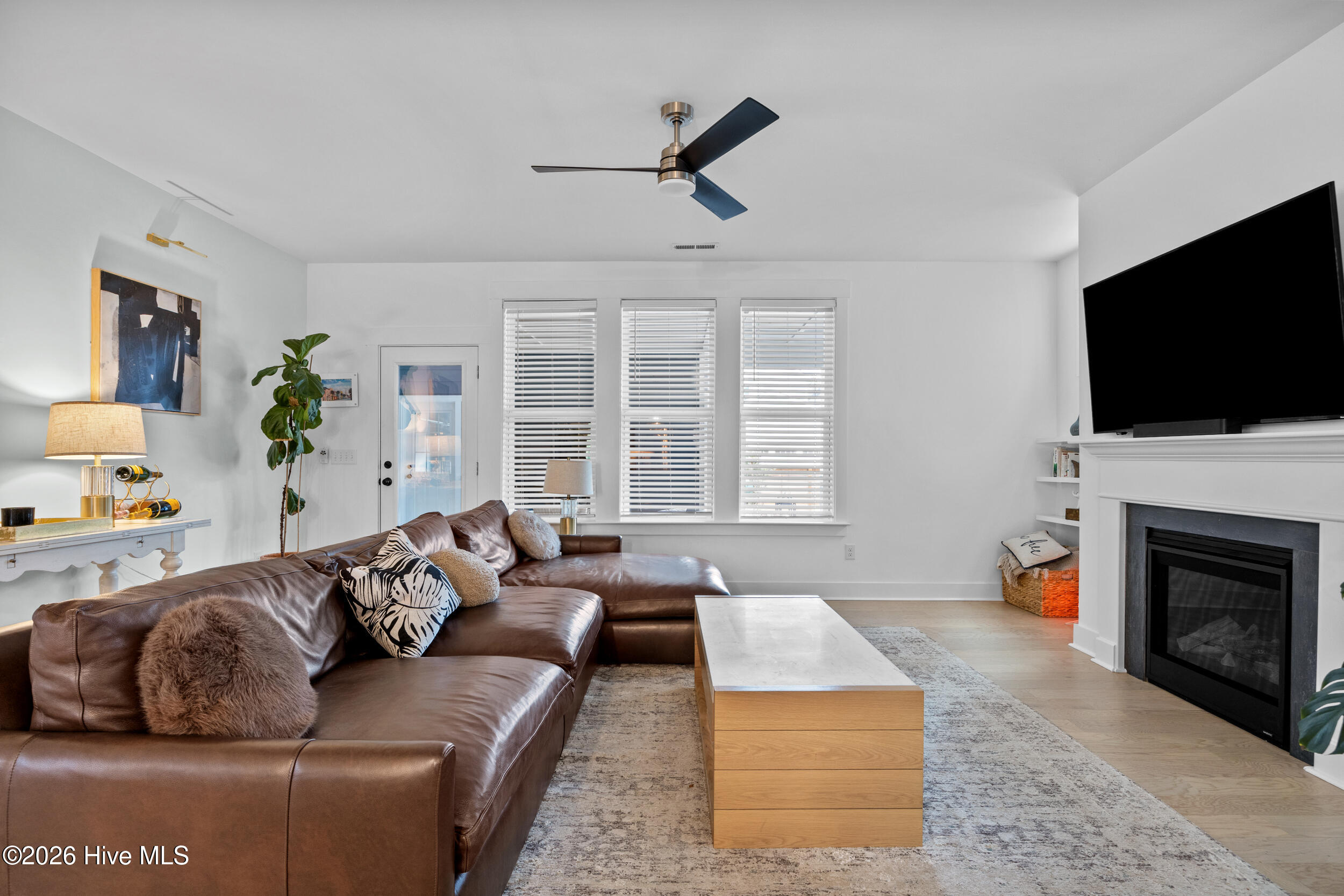 100551783 | Photo 19