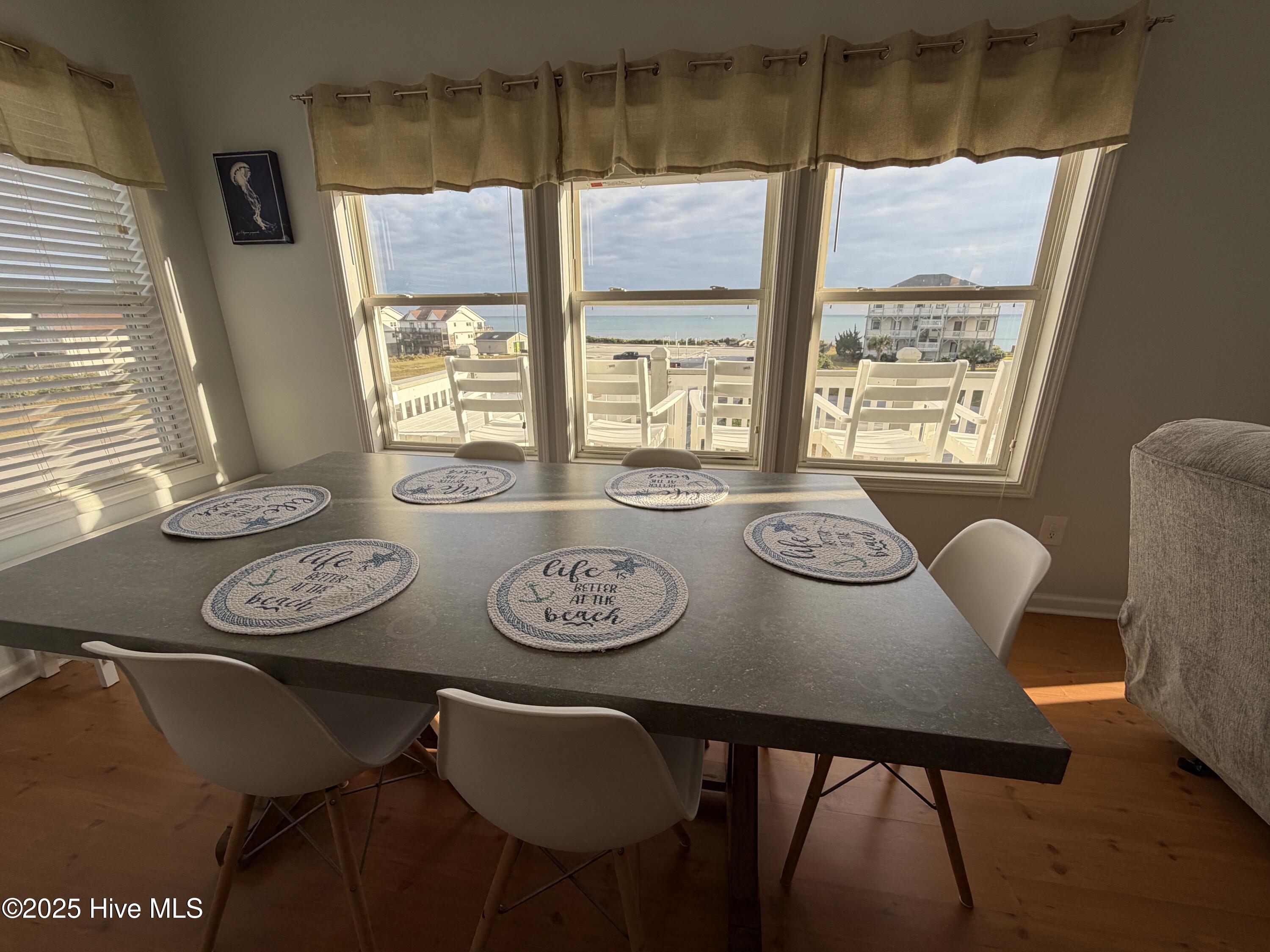 100544242 | Photo 16