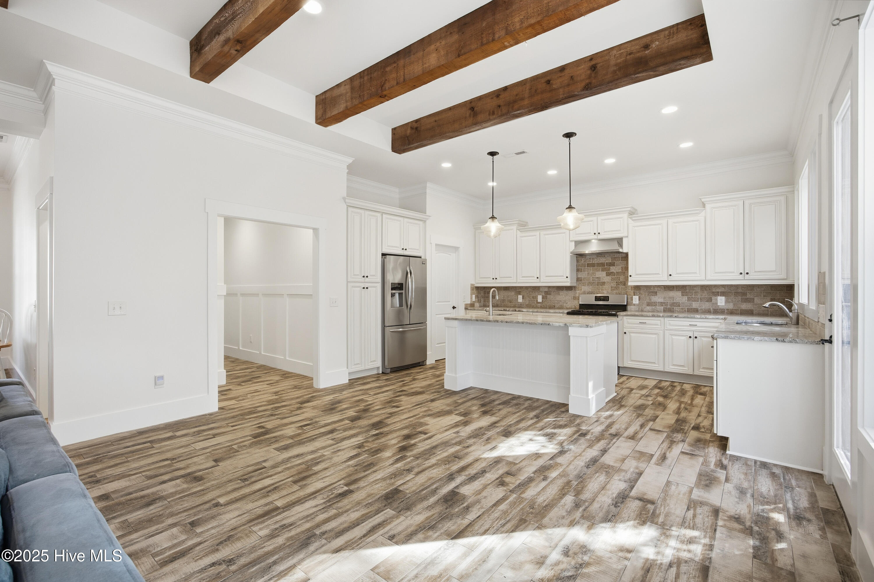 100541588 | Photo 20