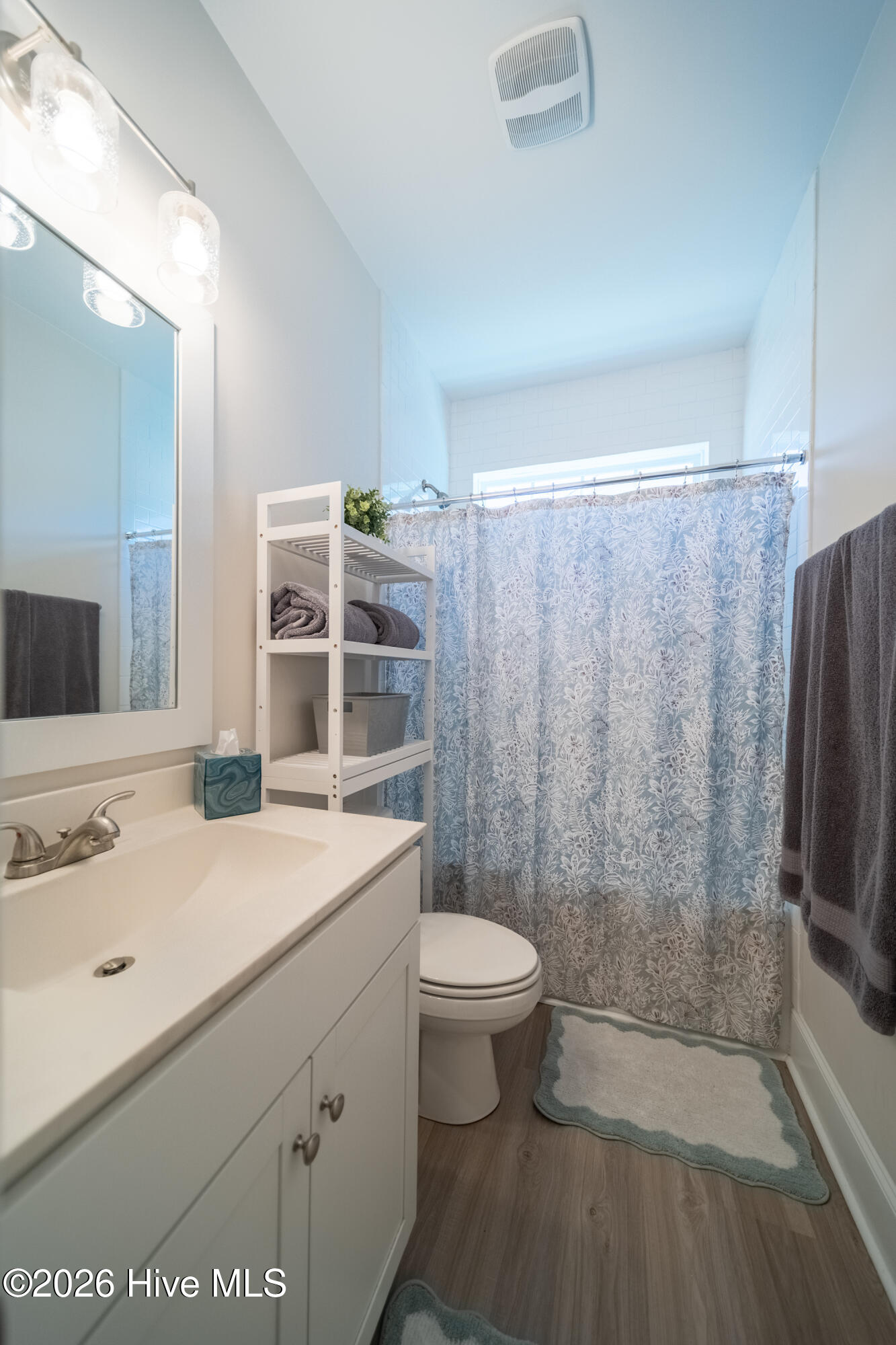 100549108 | Photo 33