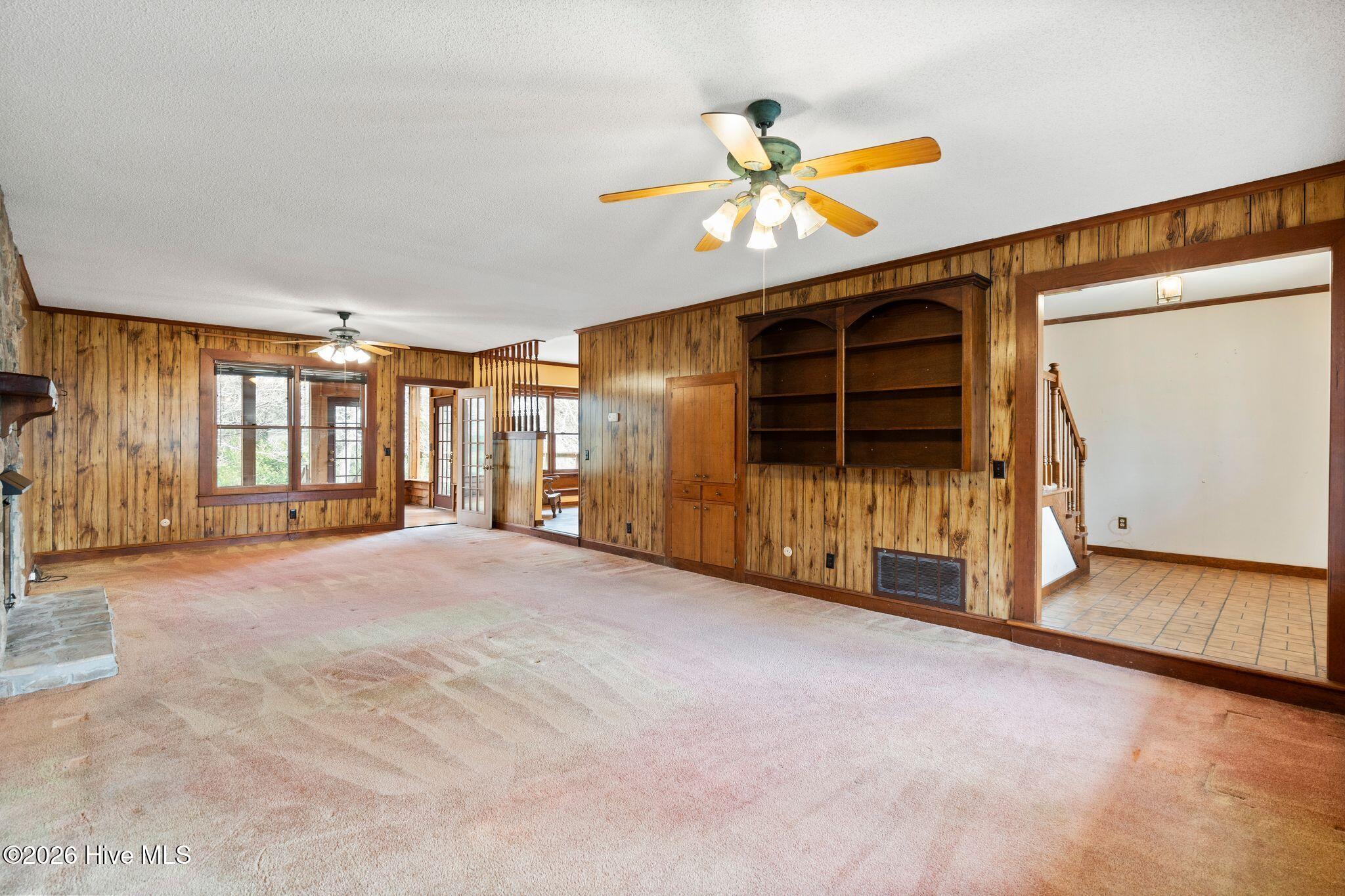 100555910 | Photo 15