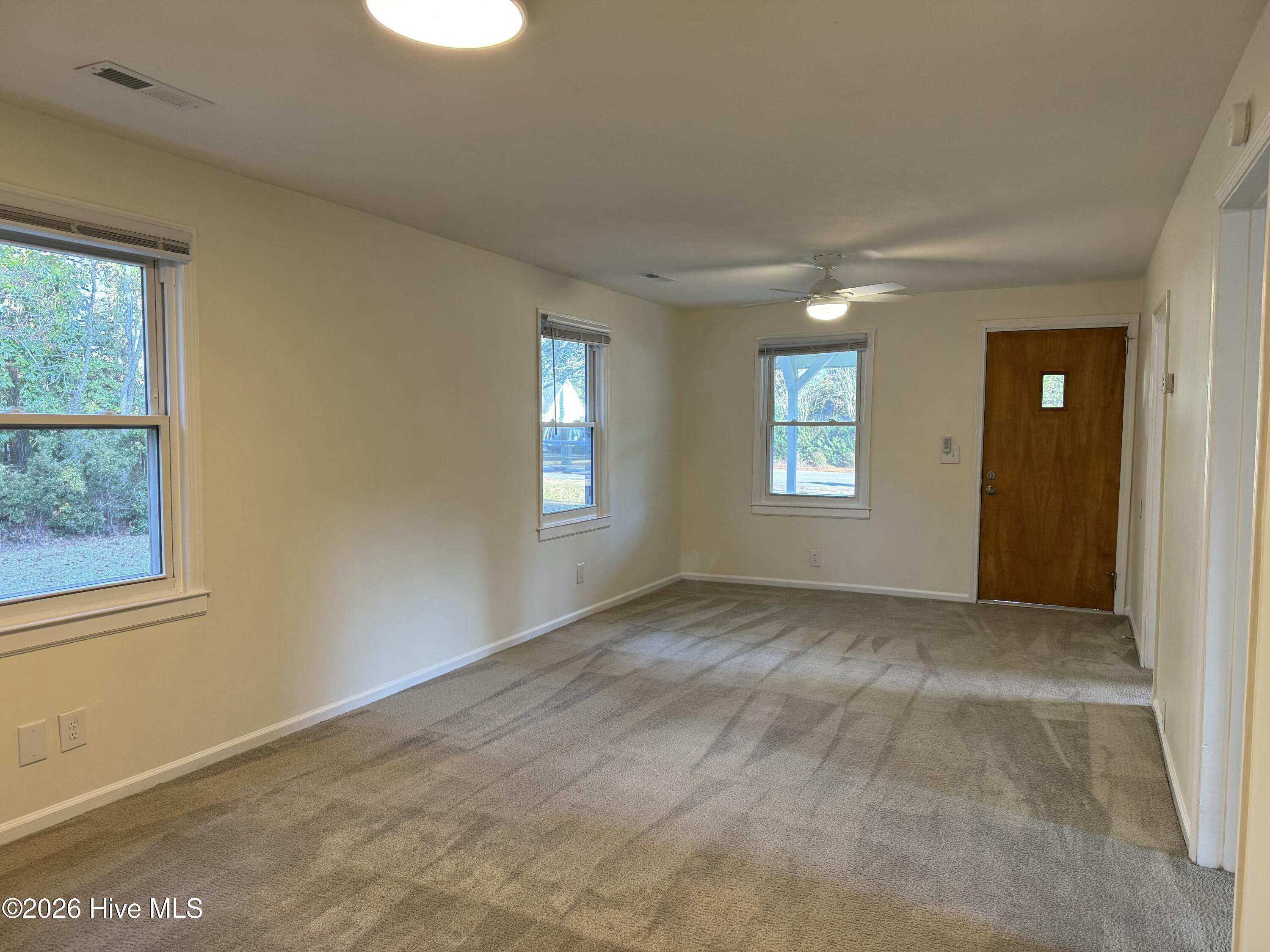 100555993 | Photo 11